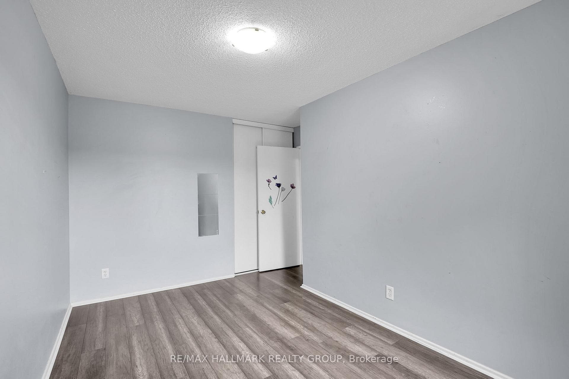 2912 Fairlea Crescent photo 14