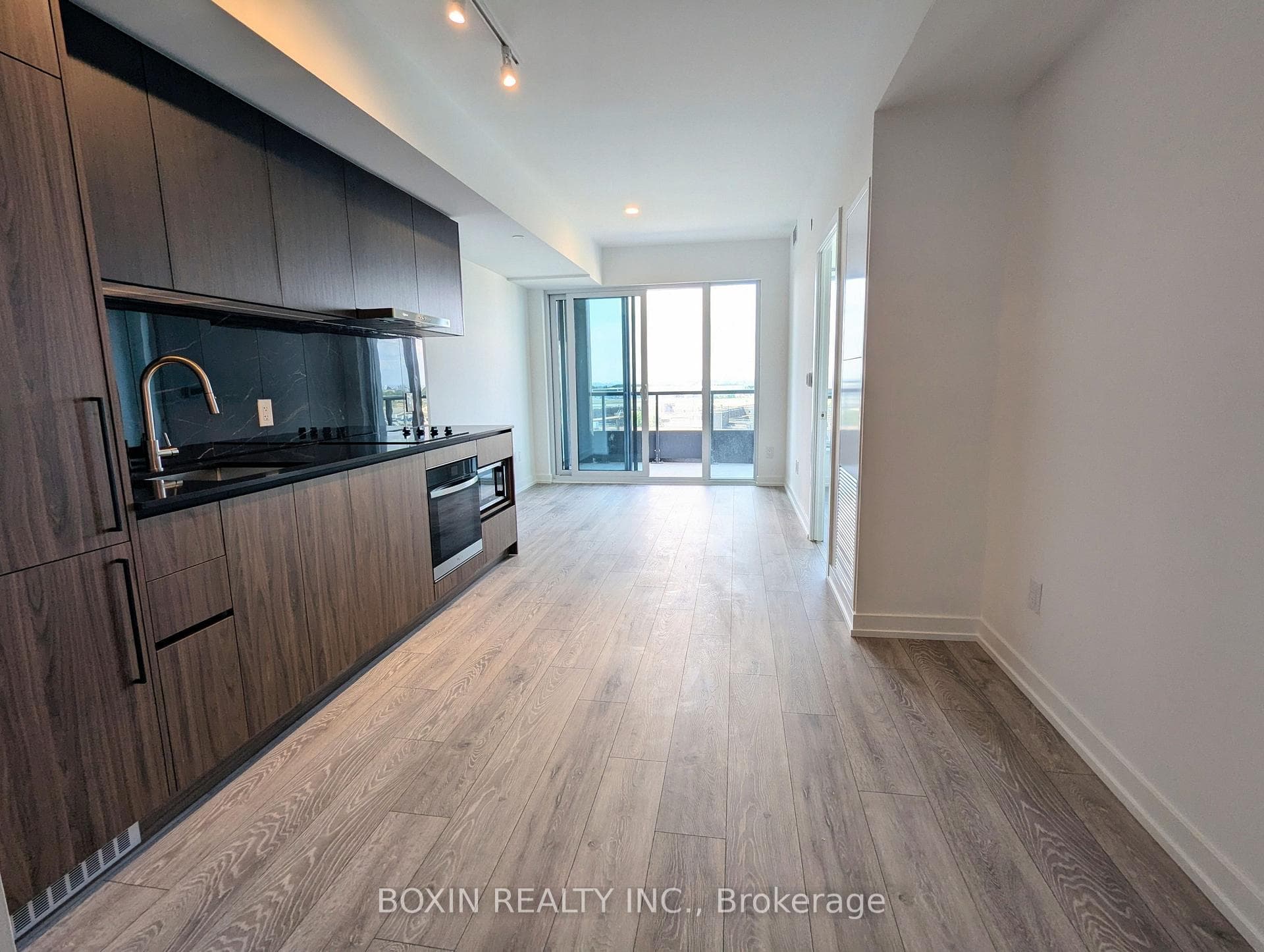 1100 Sheppard Avenue Unit 917 photo 2