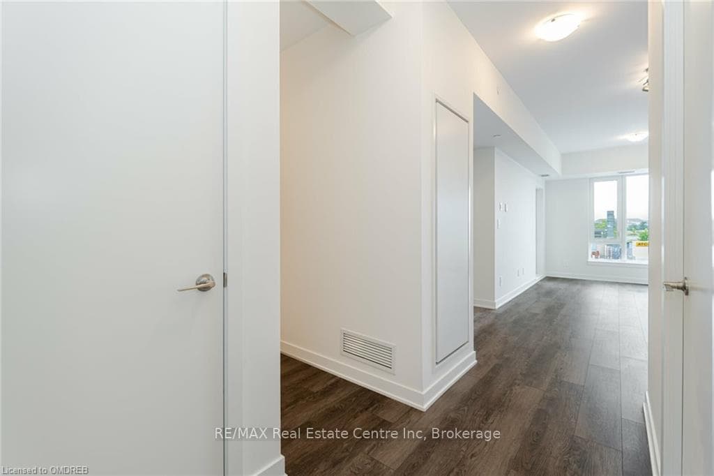 1440 CLARRIAGE Court Unit 216 photo 6