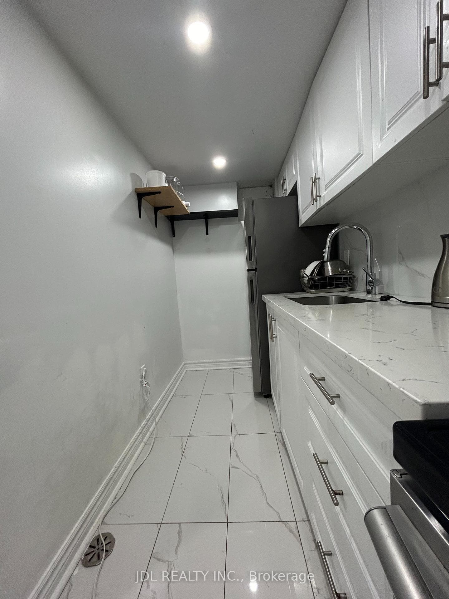 19 Glengrove Ave Avenue Unit Bsmt photo 18