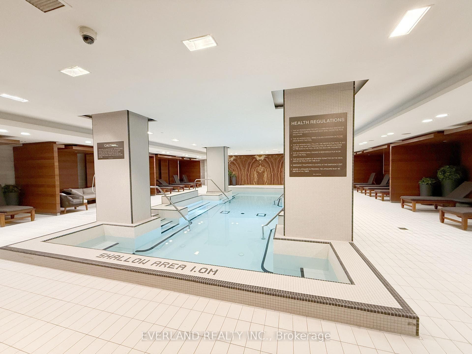 39 Queens Quay Unit 840 photo 27
