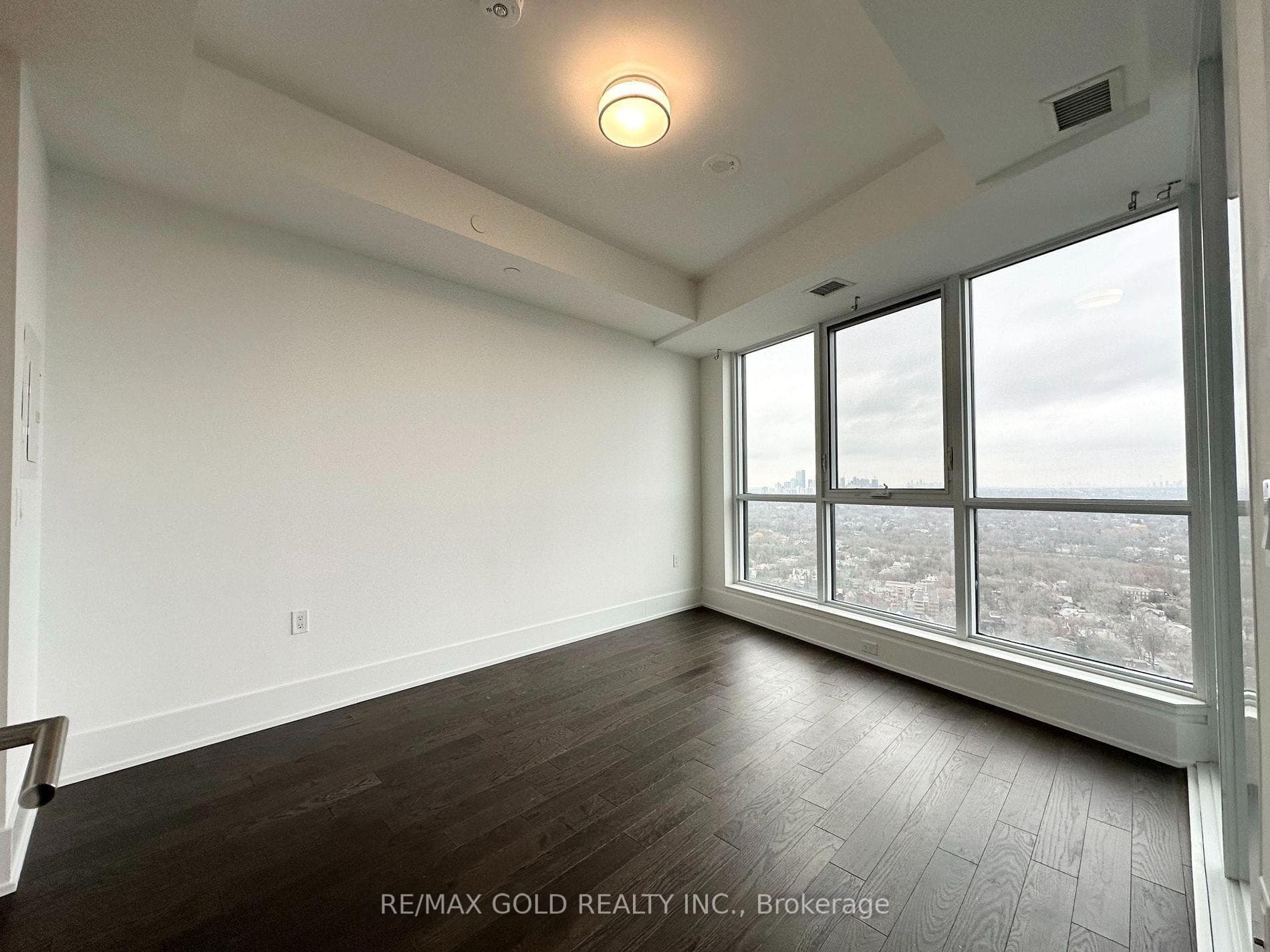 585 Bloor Street Unit 3515 photo 12