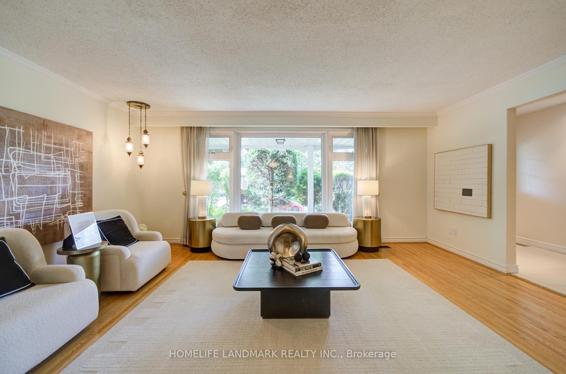 21 Colonnade Road photo 5