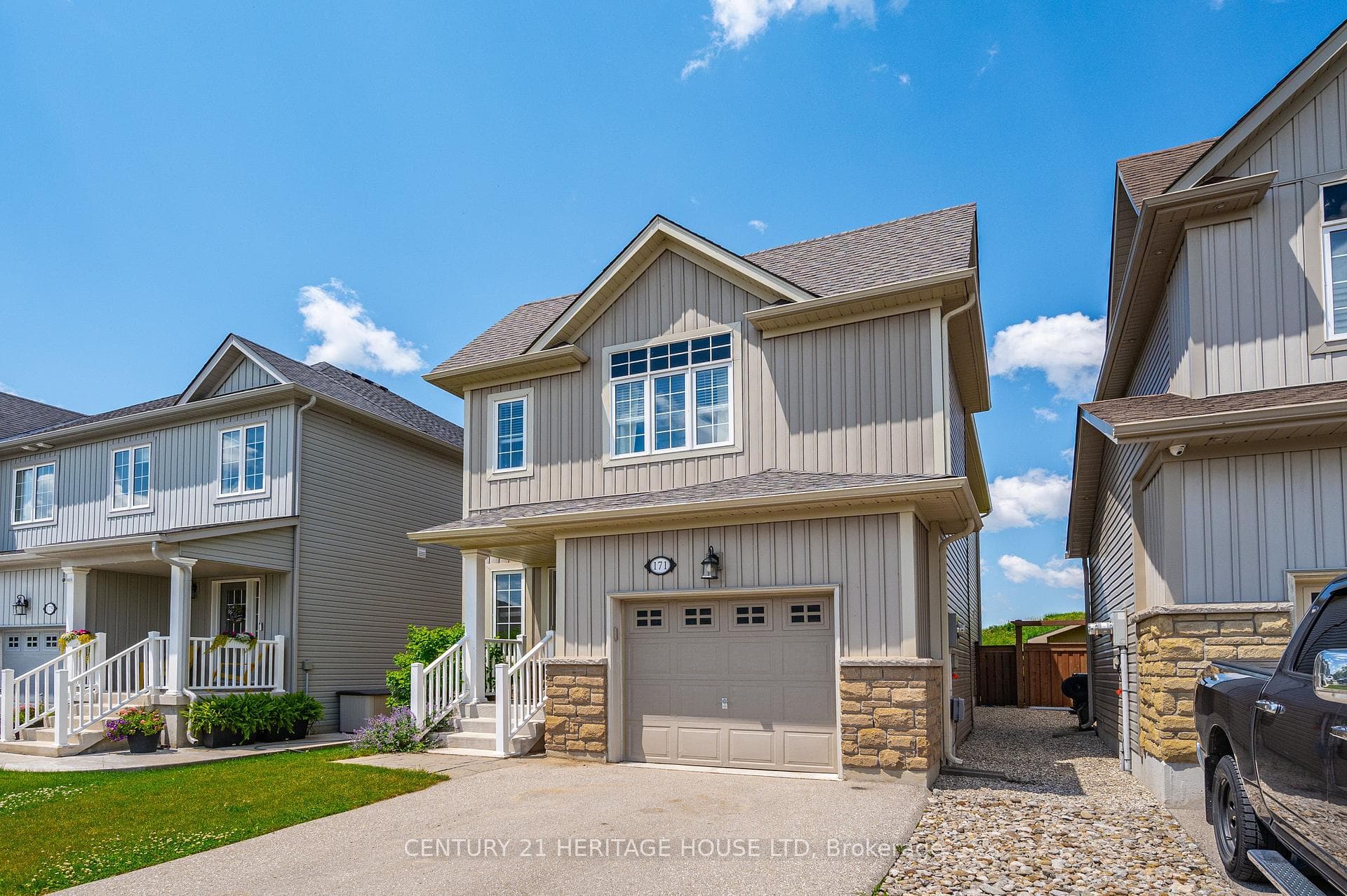 171 Courtney Street photo 2