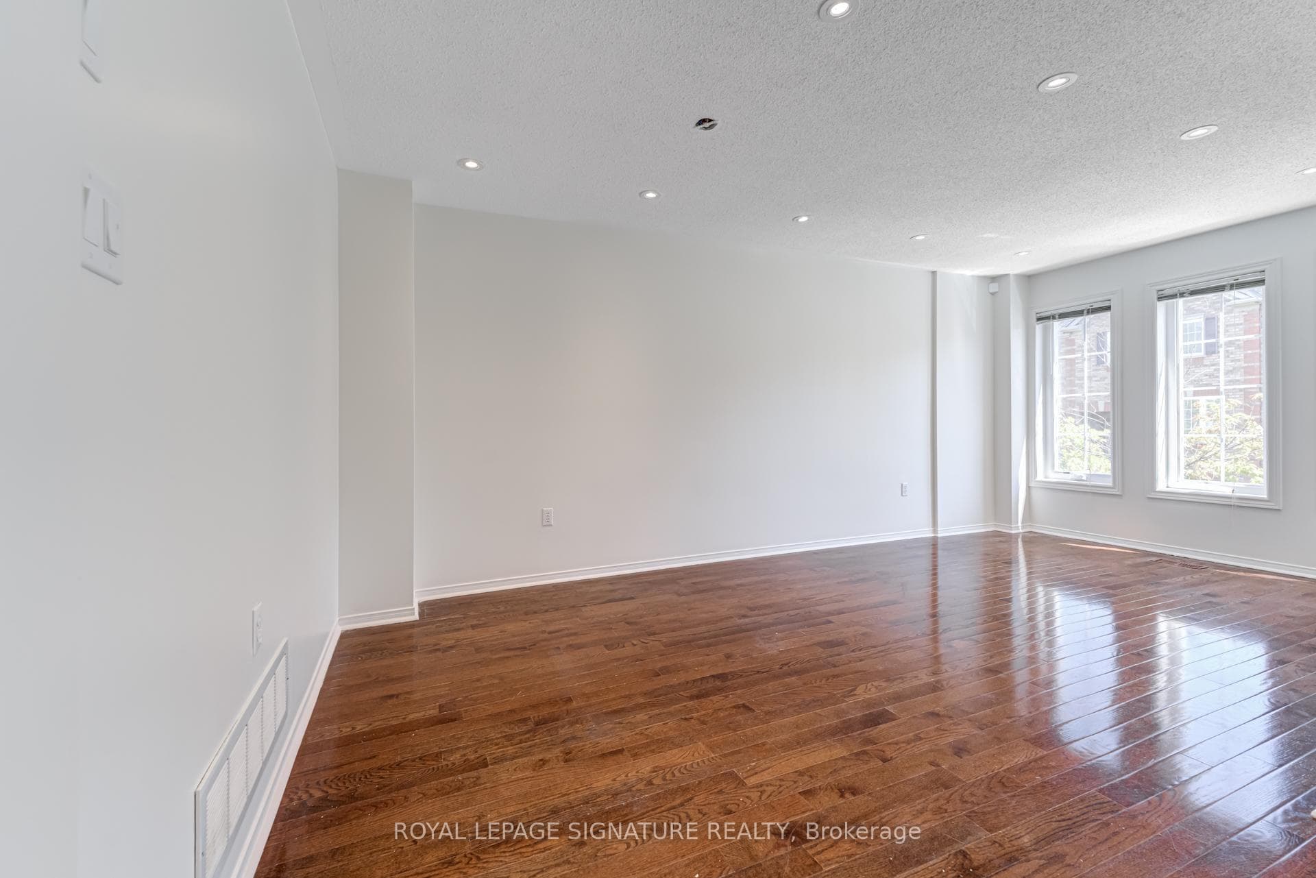 5530 Glen Erin Drive Unit 137 photo 4