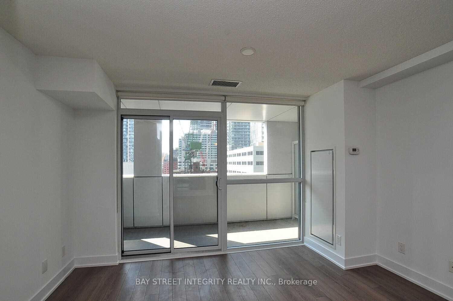 318 Richmond Street Unit 915 photo 13