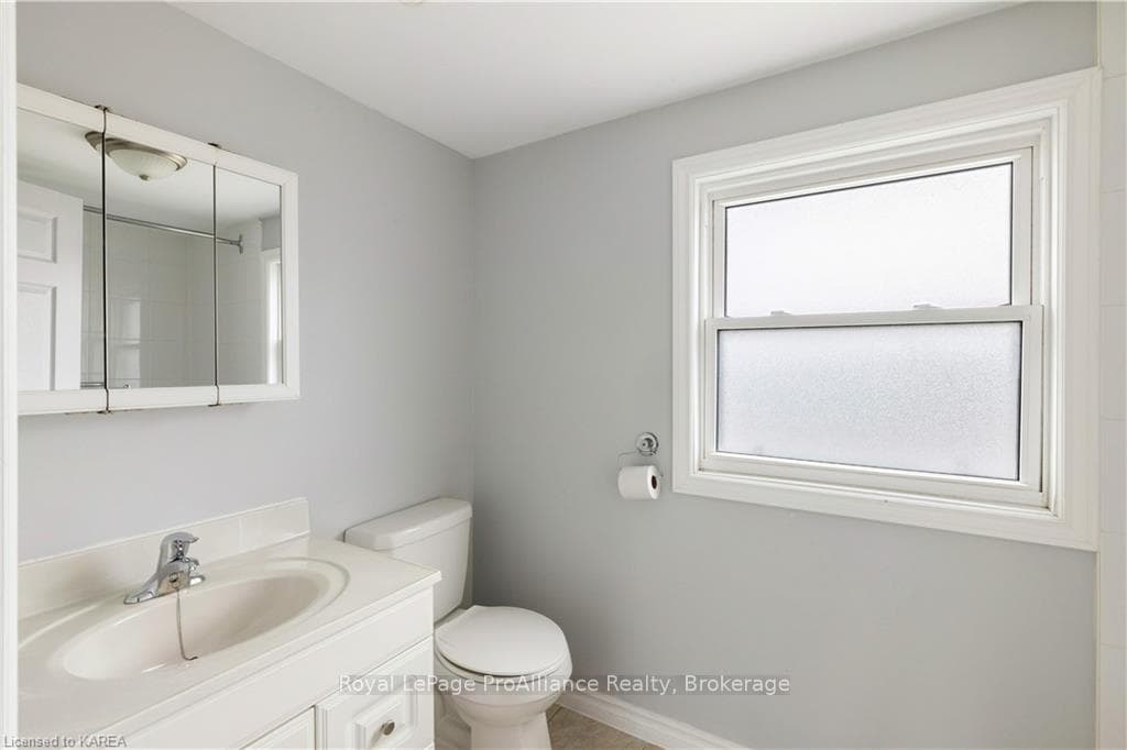 608 BAGOT Street photo 28