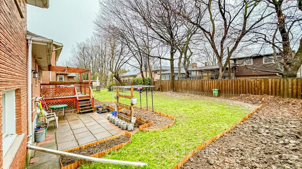120 Stroud Road photo 24