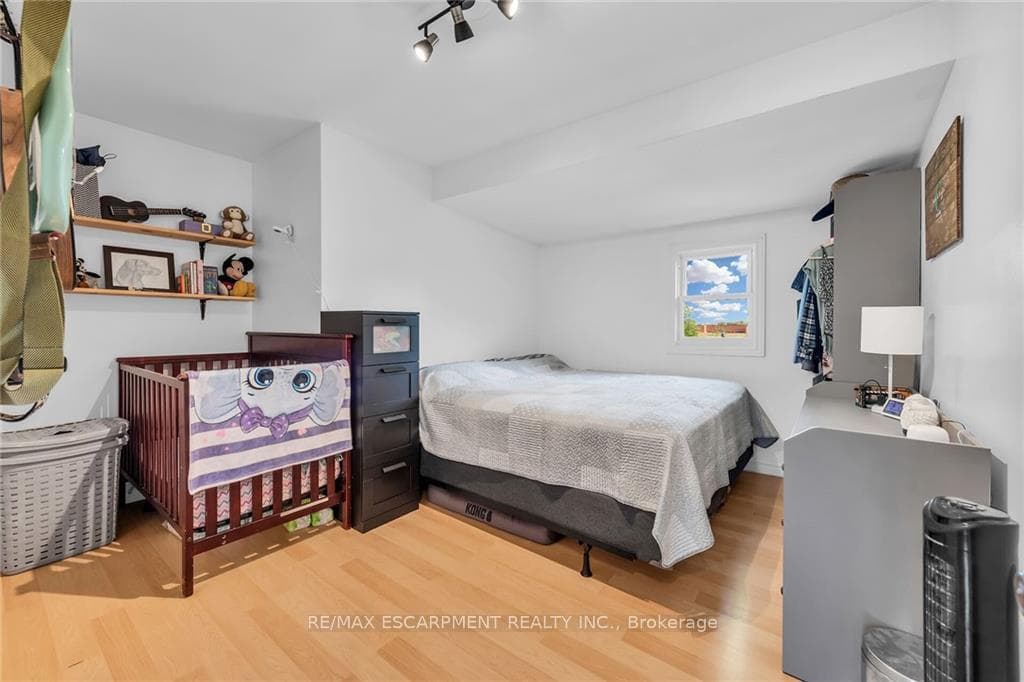 14 Talbot Lane photo 22