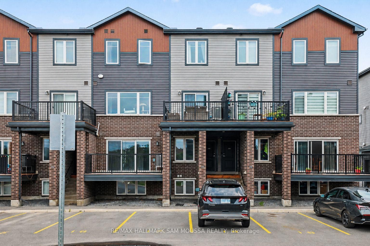 215 Eldorado Private Unit A photo 1
