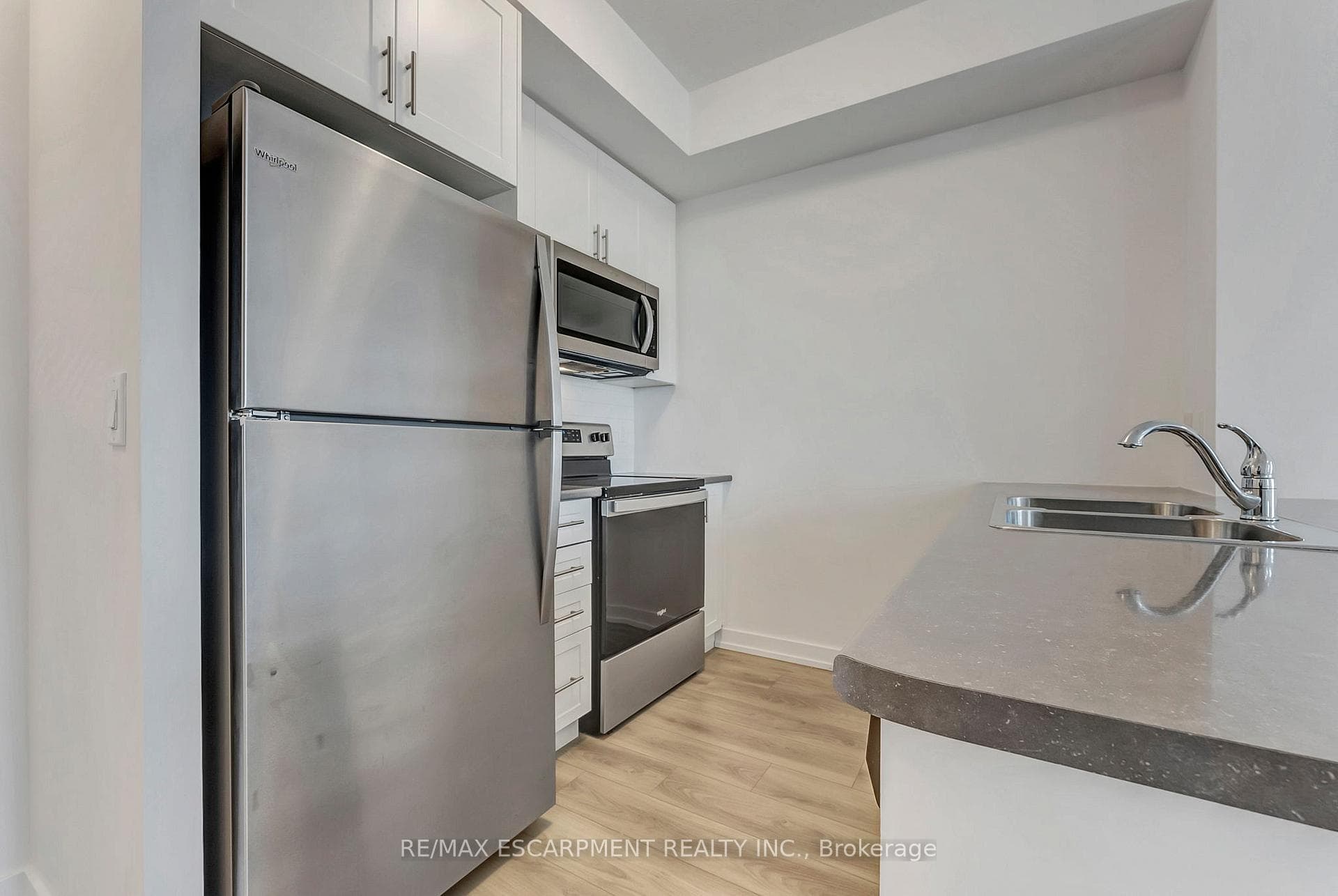 5055 Greenlane Road Unit 310 photo 13