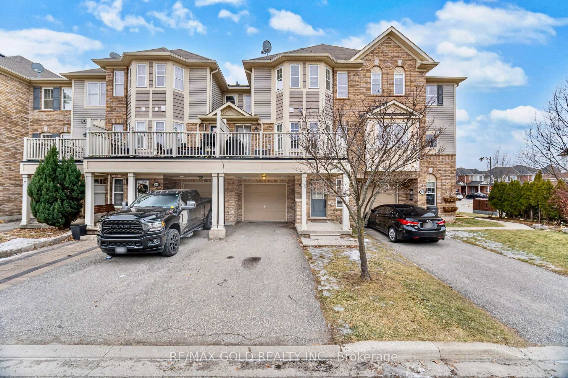 920 Sprague Place photo 1