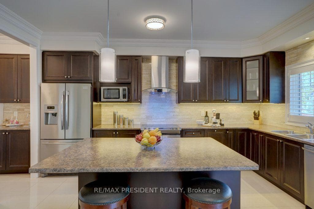 14 Burlwood Road photo 15