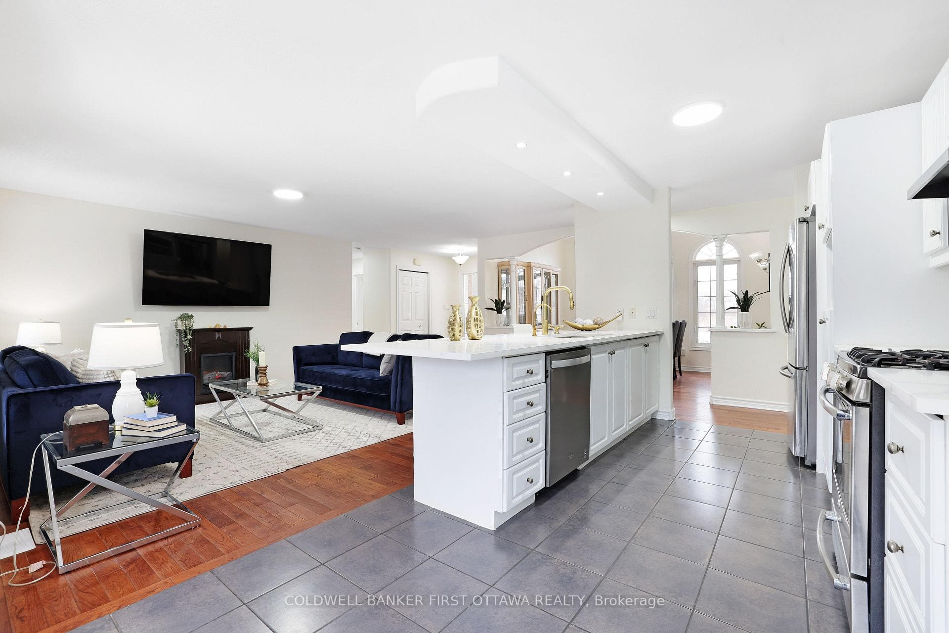 11 Rideau Crossing Crescent photo 8