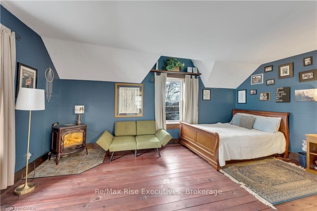 285 THOMAS Street photo 29