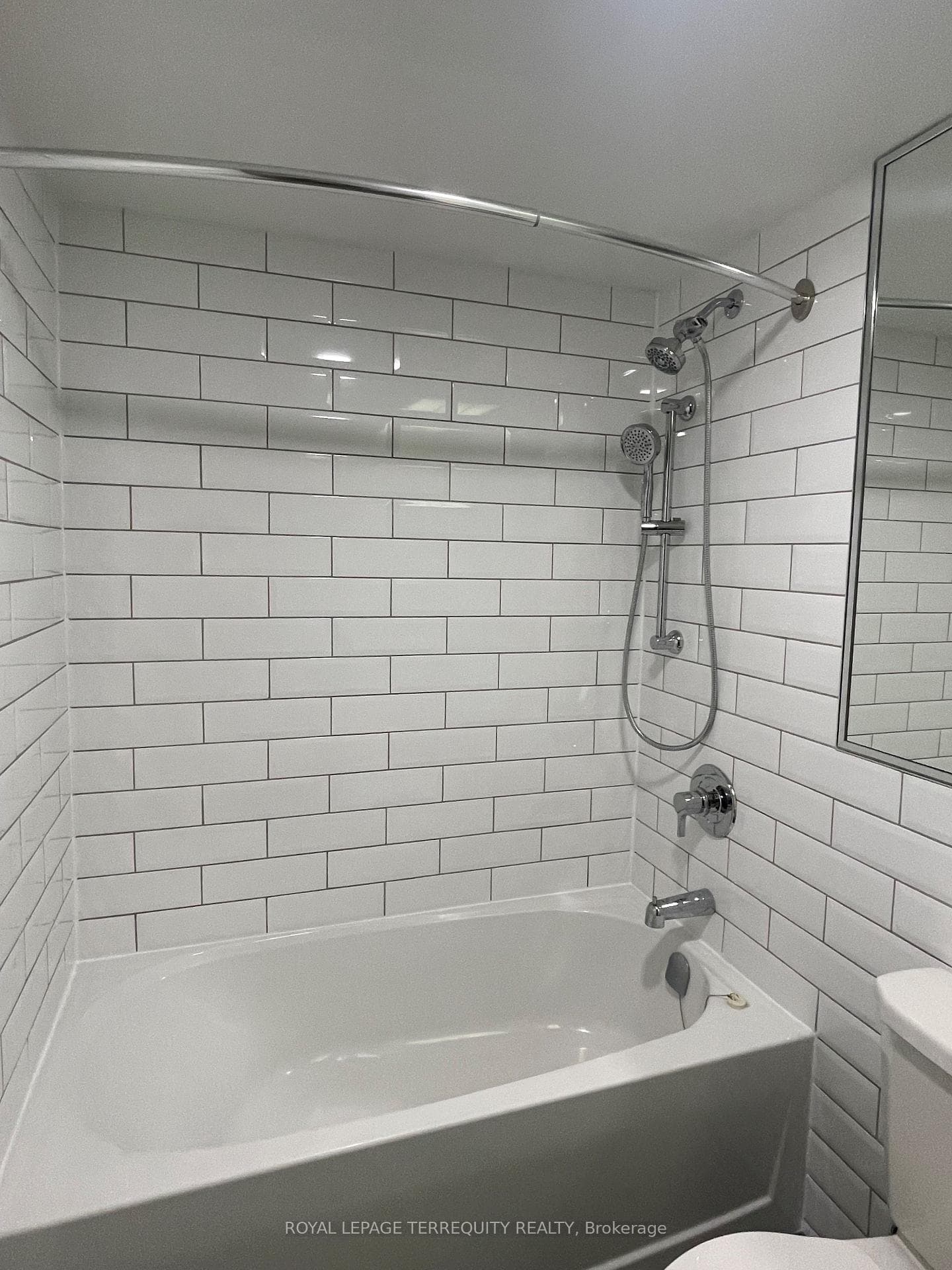 2091 Hurontario Street Unit 806 photo 13