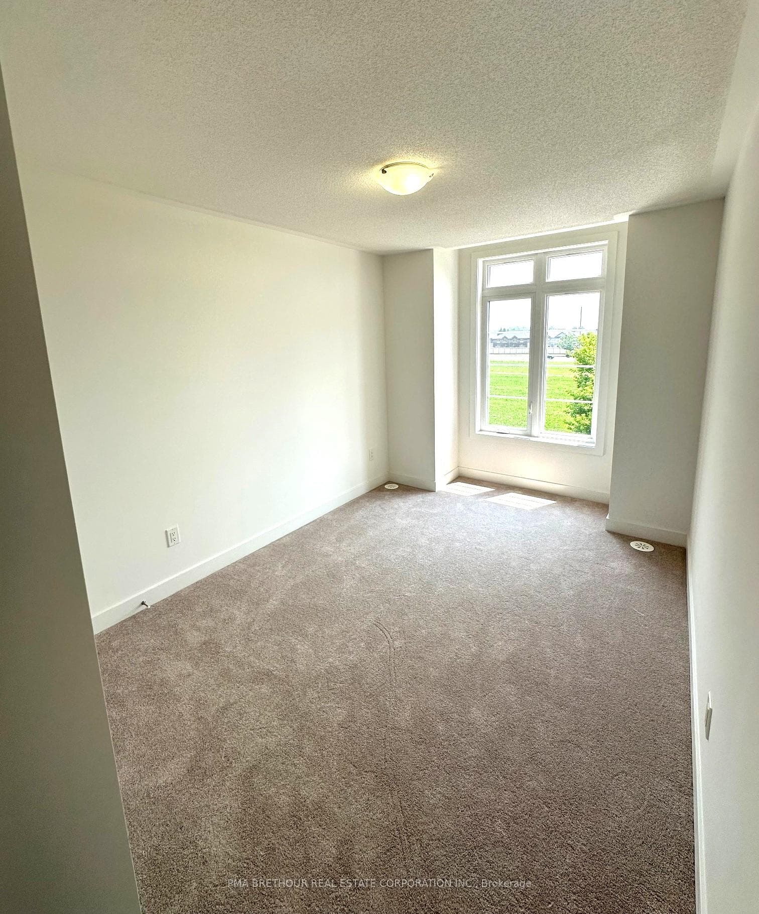 50 Morrison Crescent photo 16