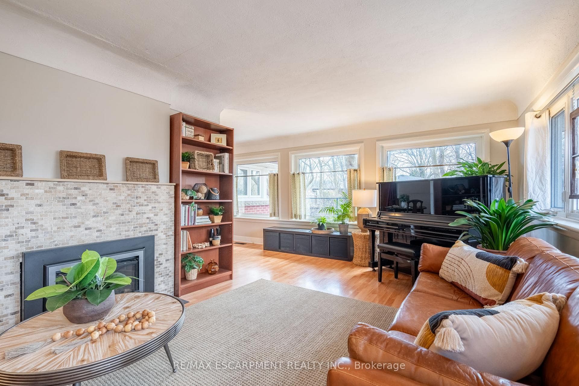 65 Tweedsmuir Avenue photo 5