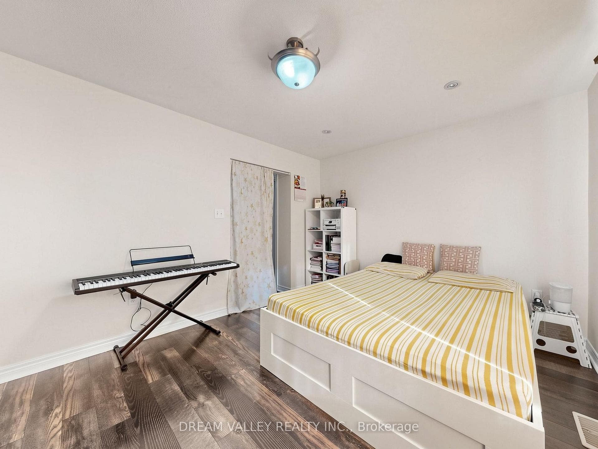 8 Zezel Way photo 19