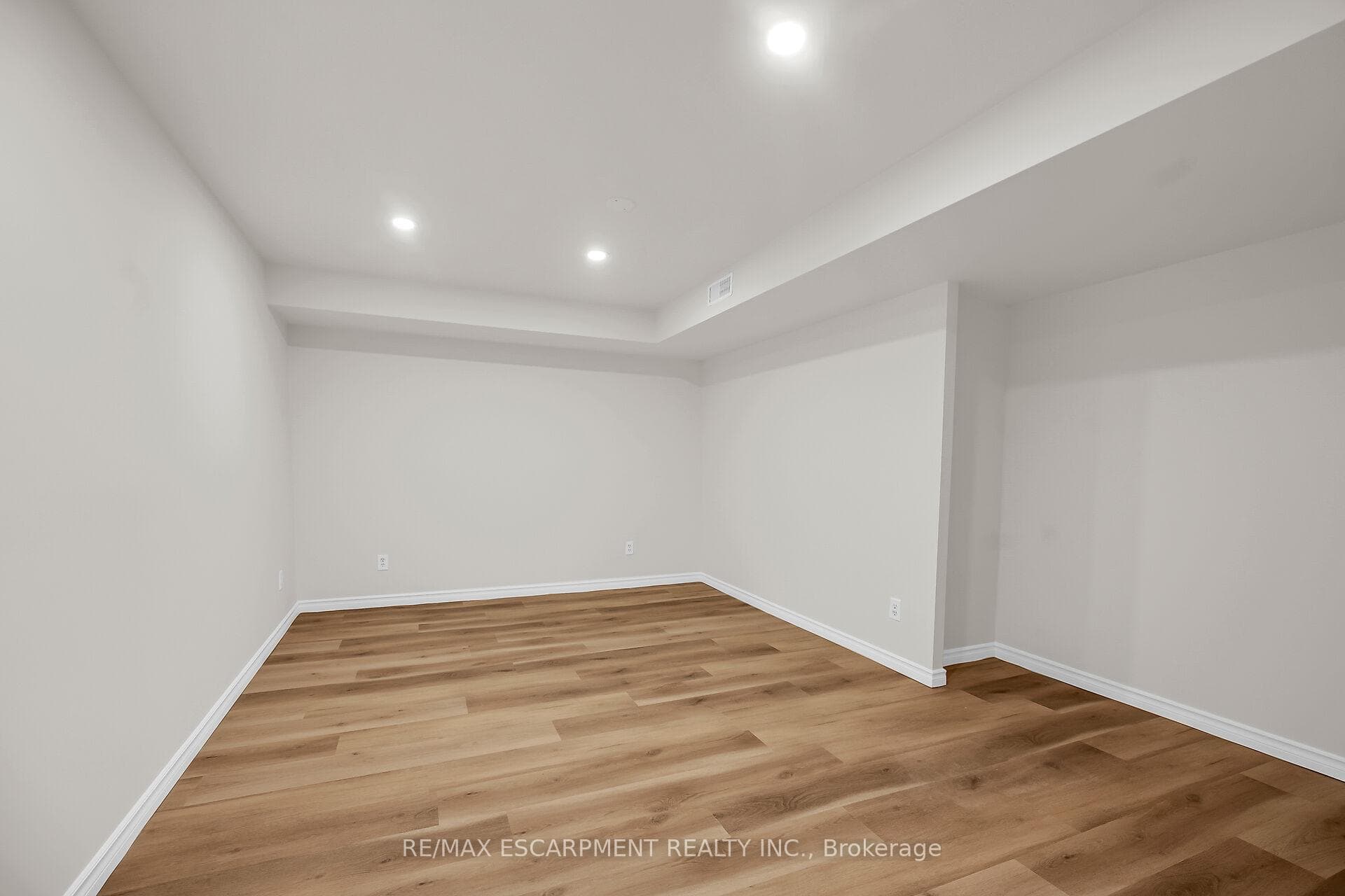 494 Kortright Road photo 36
