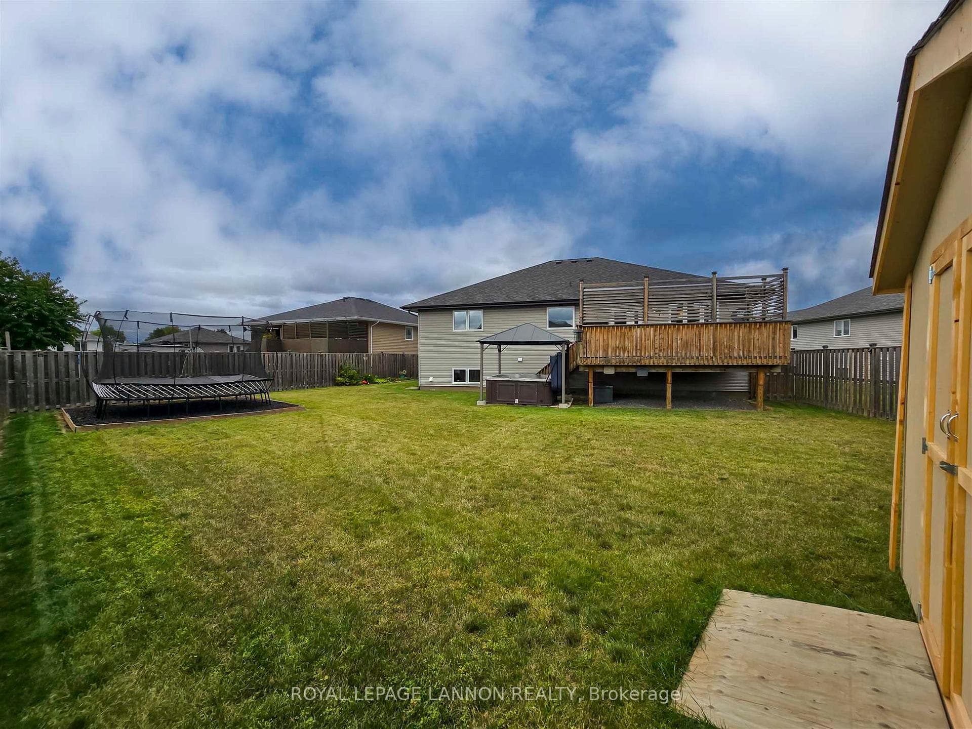 105 Bobcat Avenue photo 25
