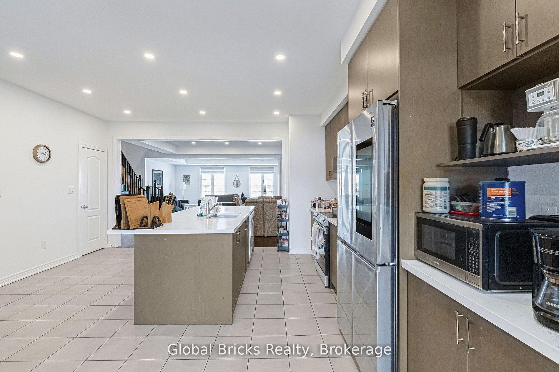 49 Burnhamthorpe Road photo 20