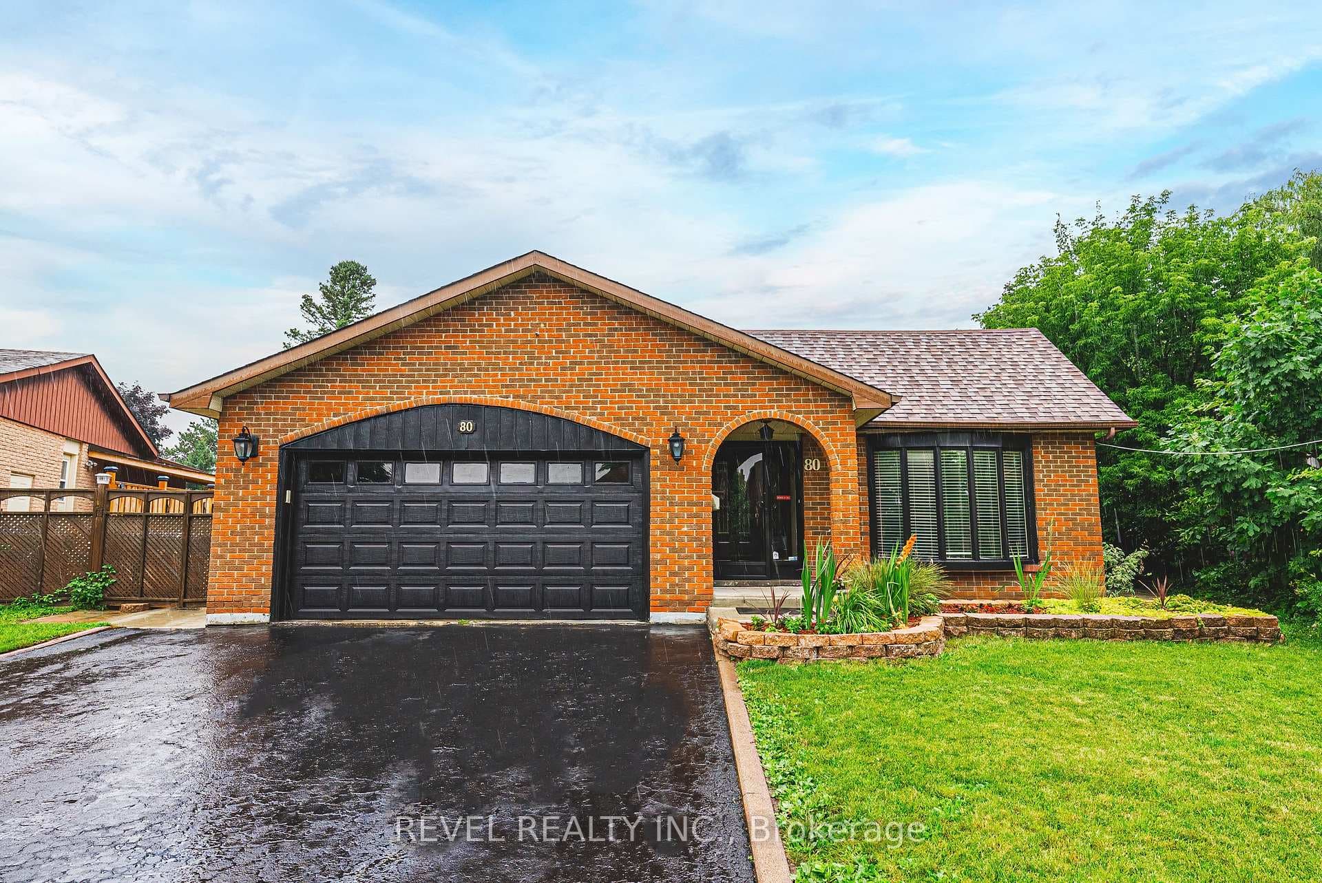 80 Blackthorn Lane photo 1