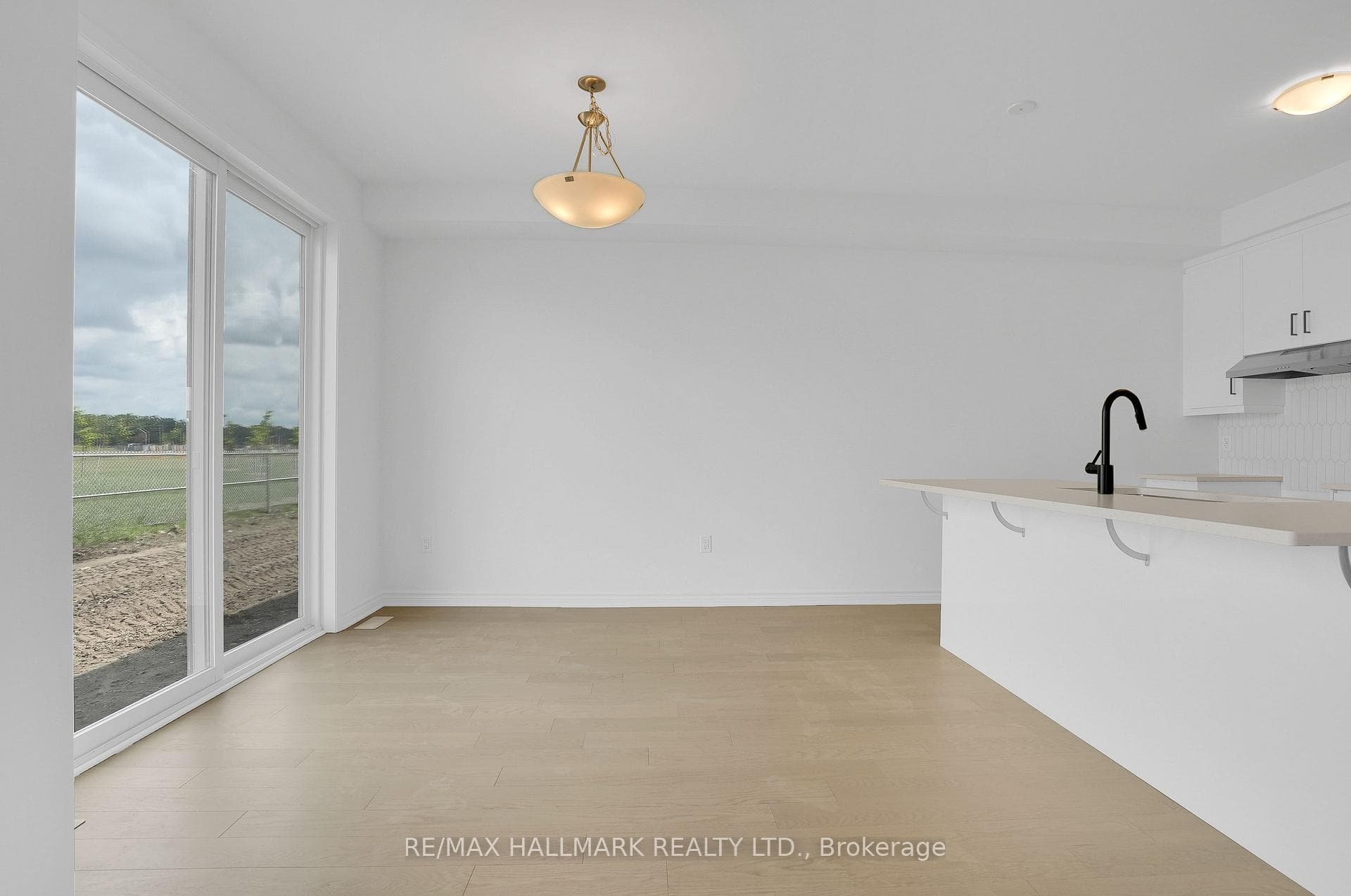 15 Foxley Heights photo 10