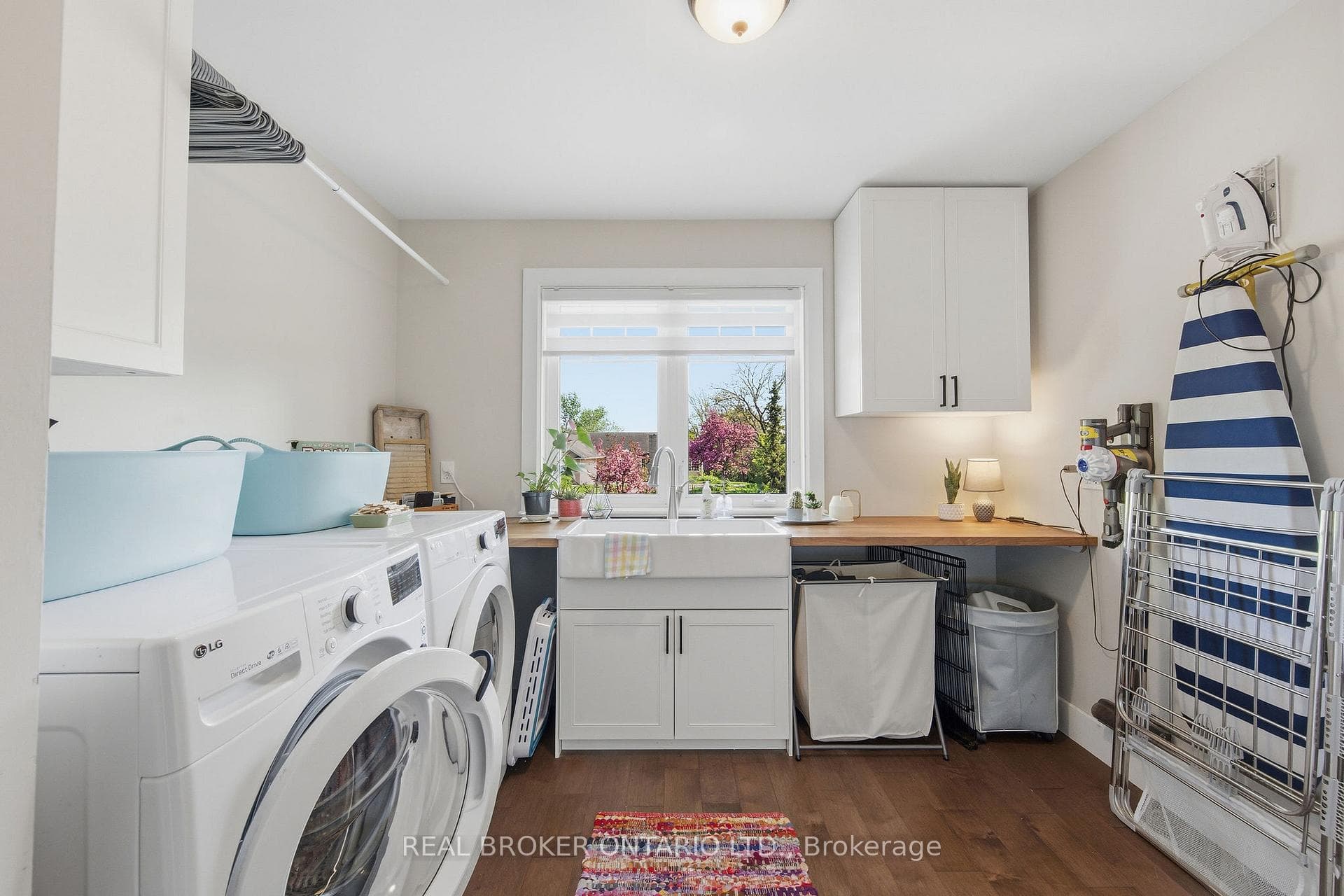 1249 Barnwell Crescent photo 18