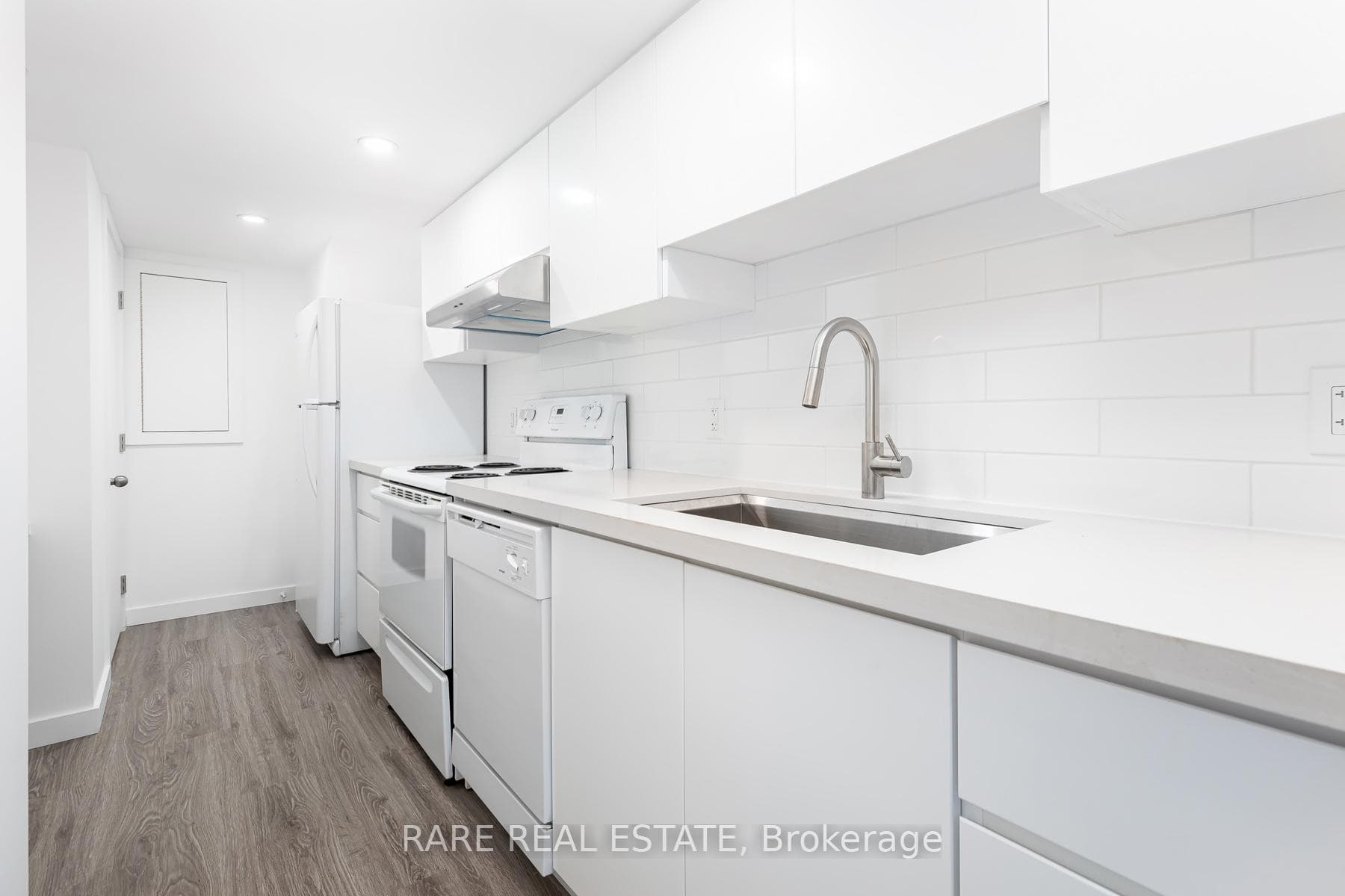 37 Parkway Avenue Unit Lower photo 9