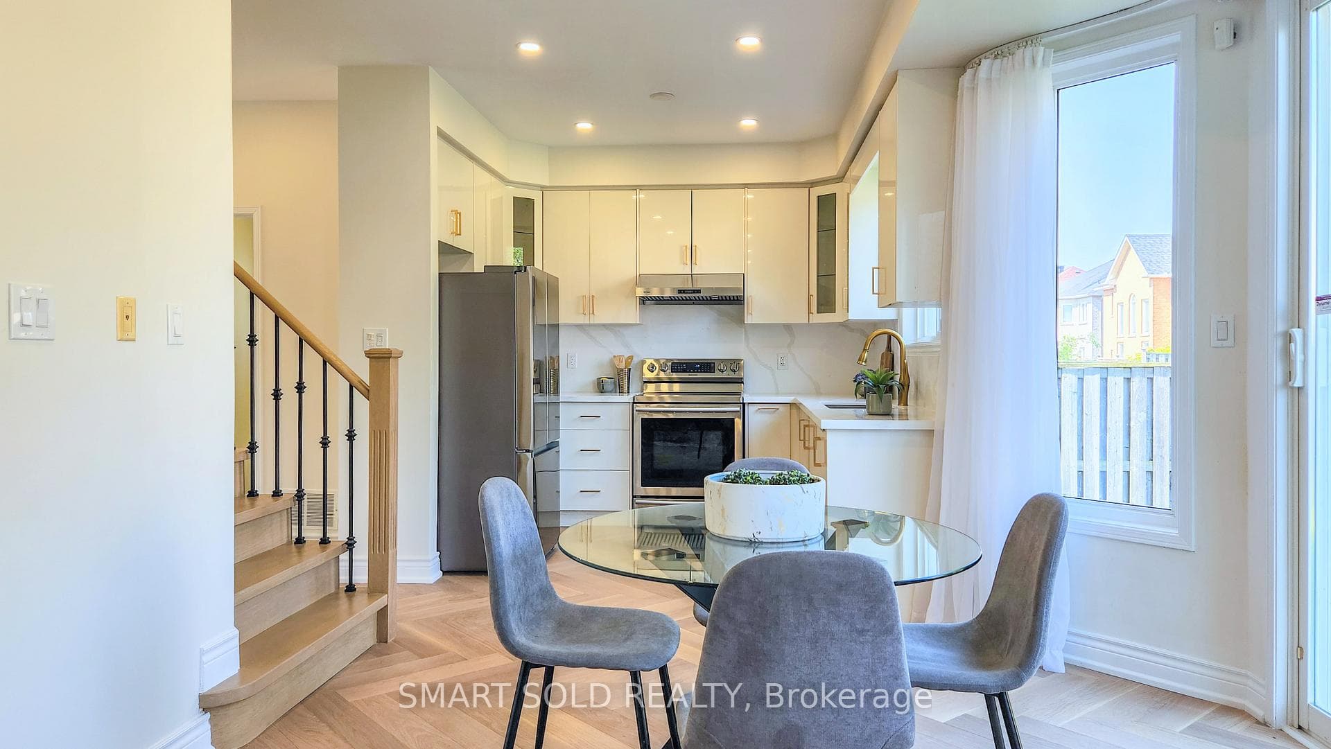 82 Edward Jeffreys Avenue photo 14