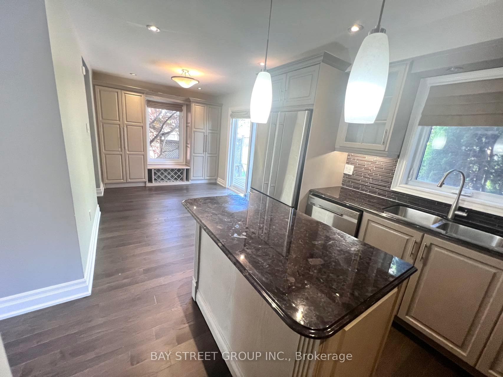 71 Glenkindie Avenue photo 5
