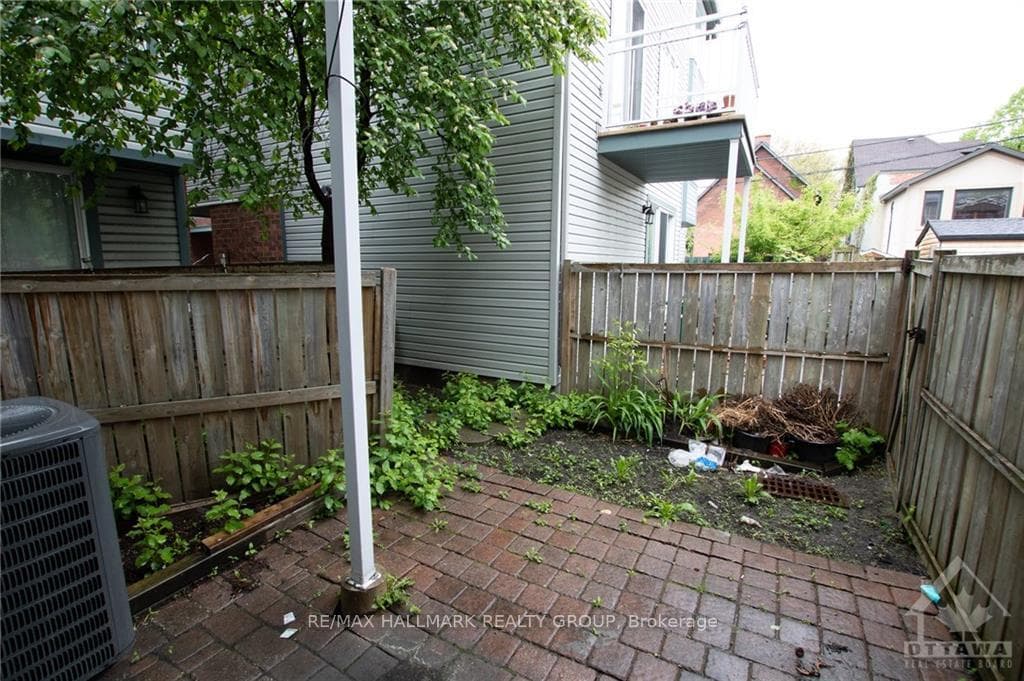 456 SOMERSET Street photo 24