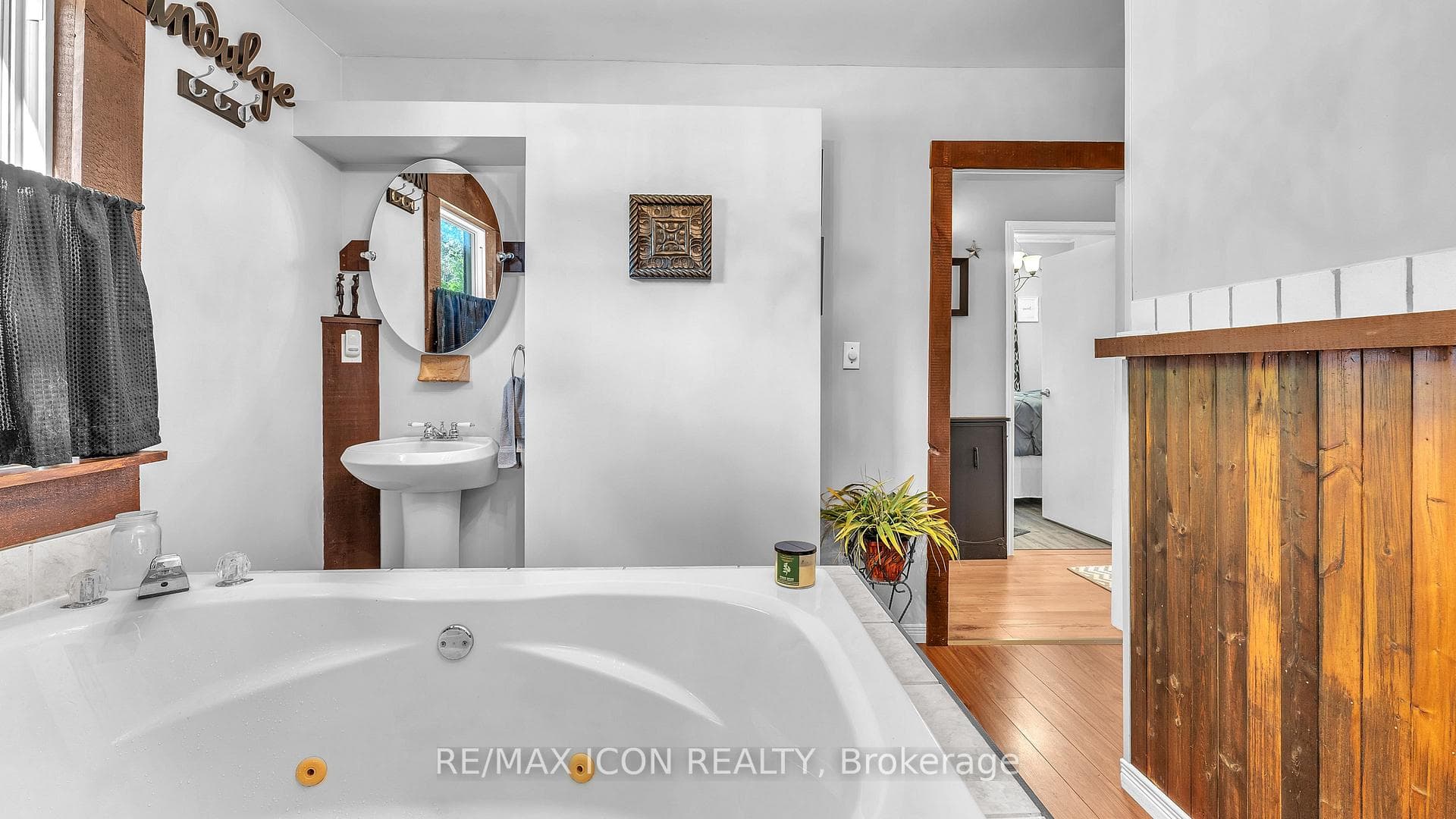 258 Anna Street photo 18