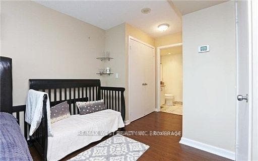 8 Park Road Unit 2012 photo 13