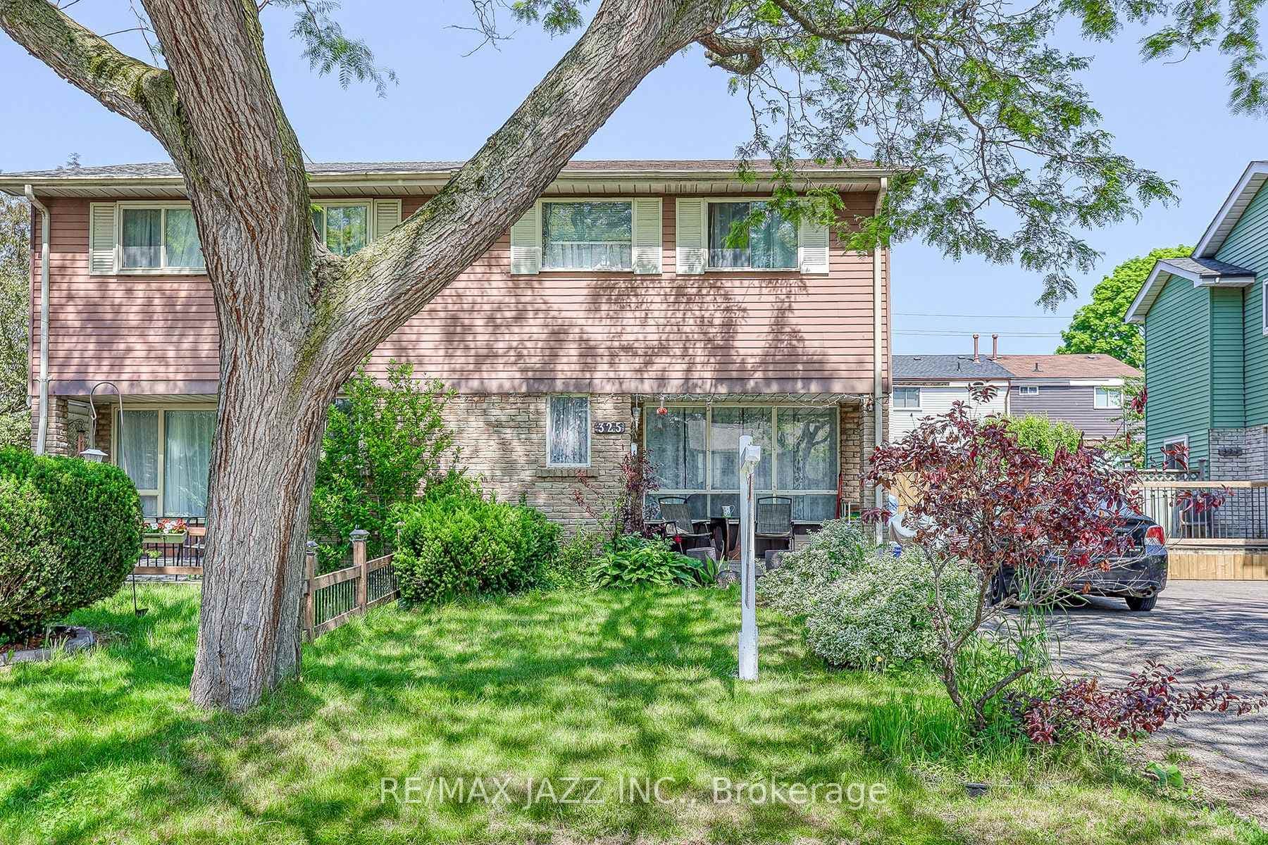 325 Rondeau Court photo 1