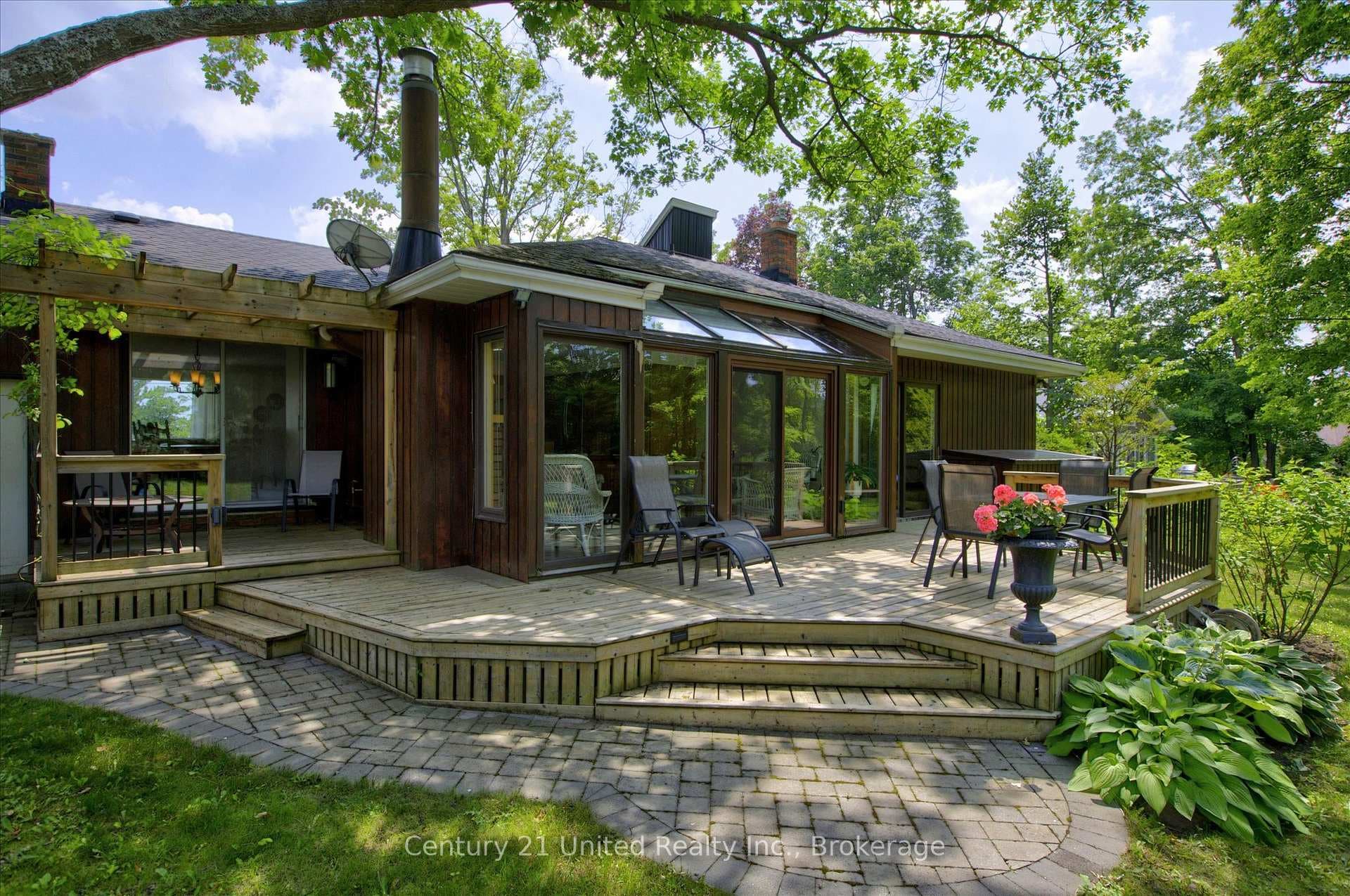 130 Earlwood Drive photo 27