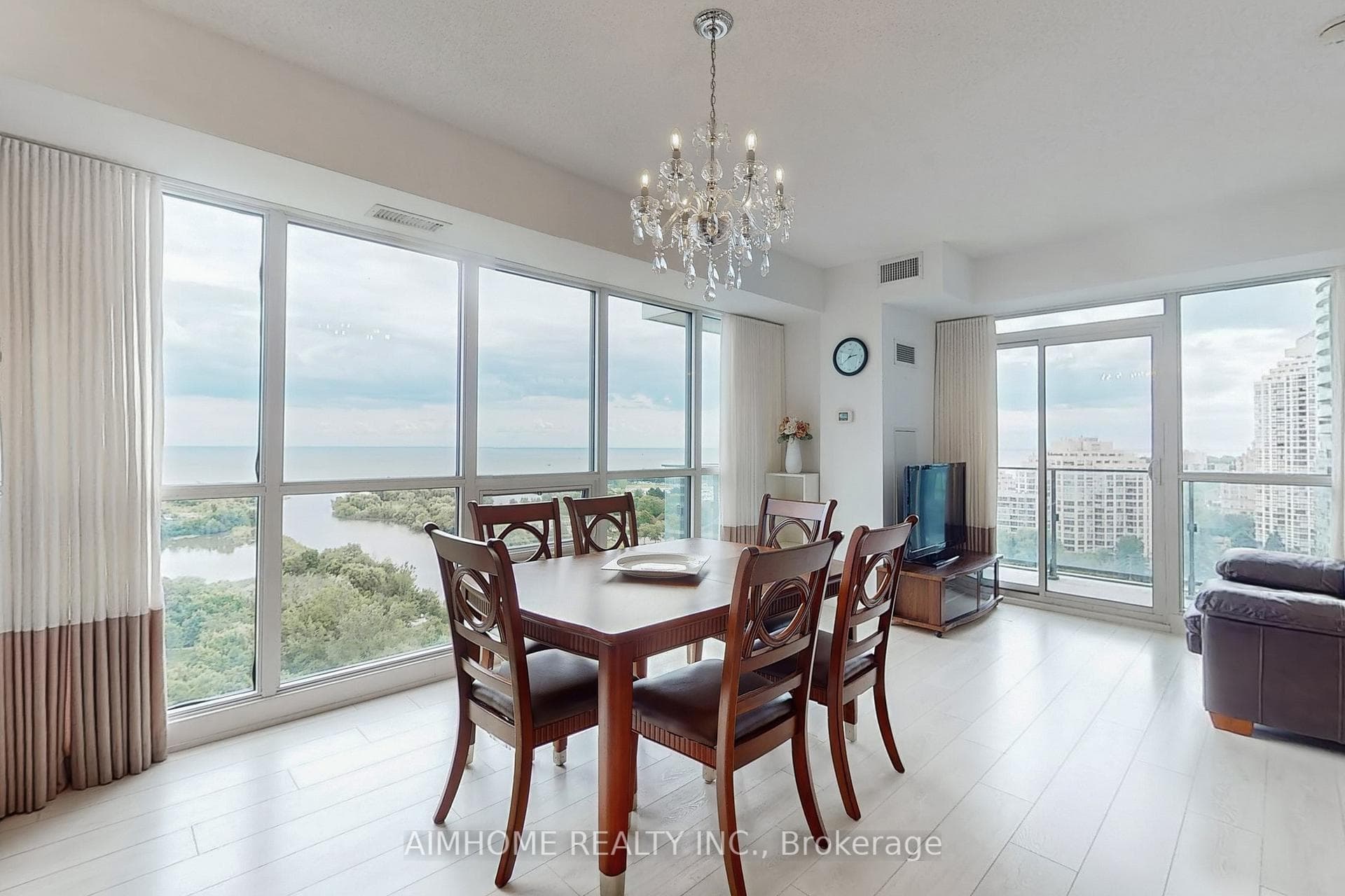 2200 Lake Shore Boulevard Unit 1901 photo 9