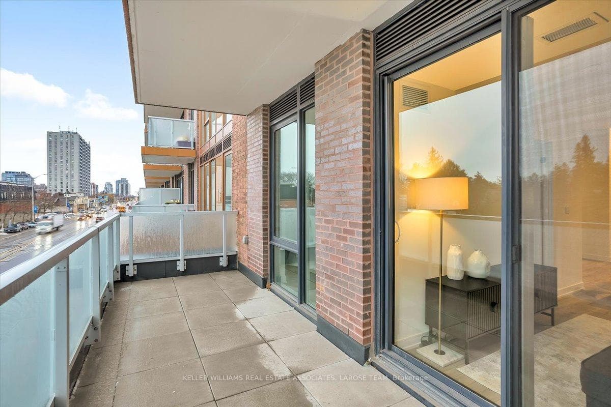 215 Lakeshore Road Unit 205 photo 23
