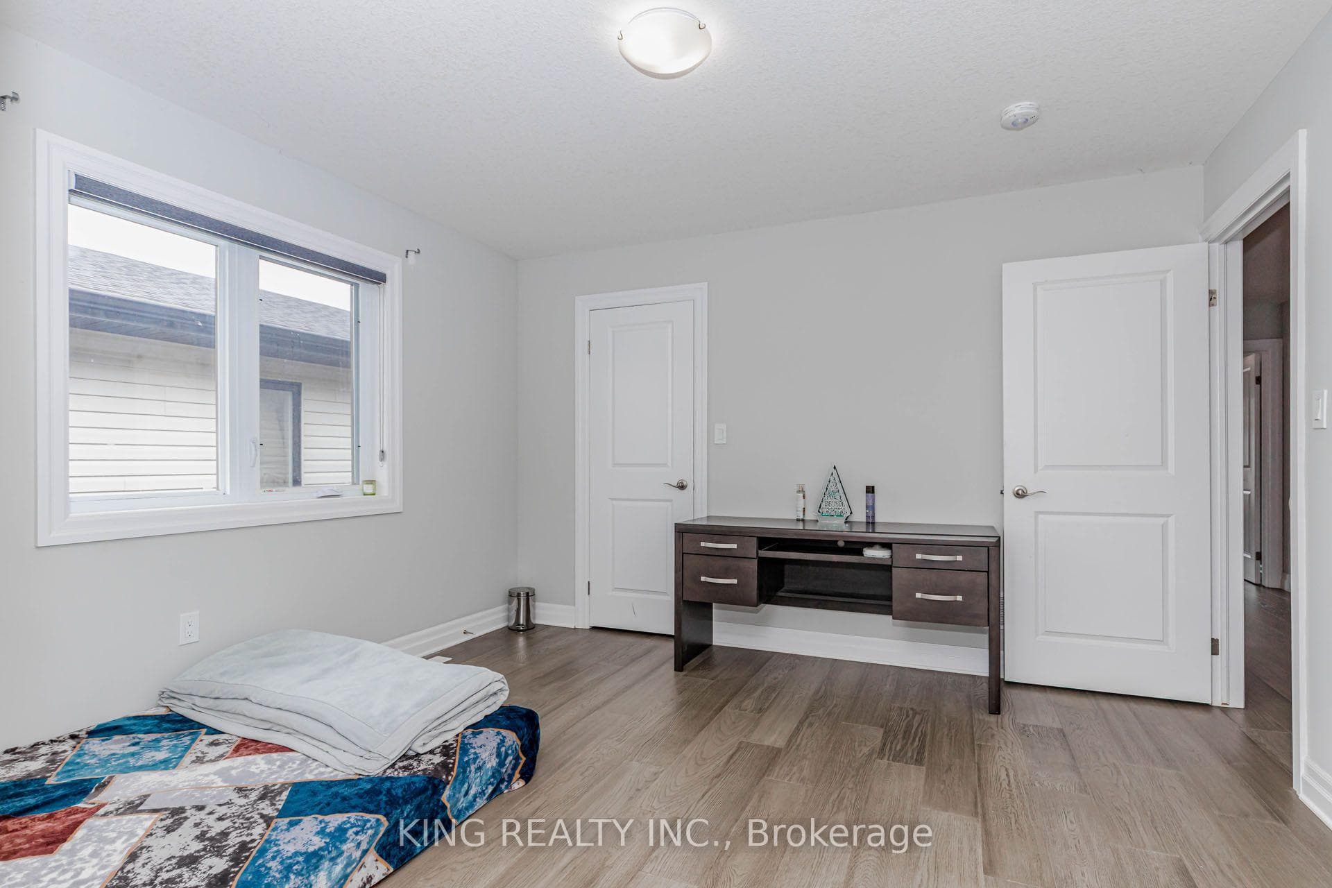 584 Chelton Road photo 29