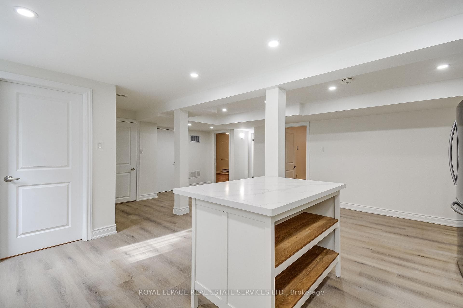 277 Mississaga Street Unit LOWER photo 15