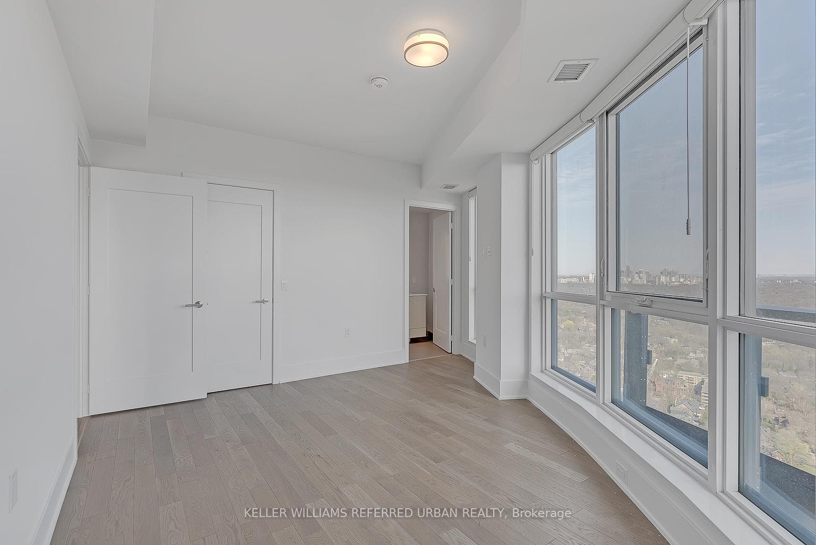 585 Bloor Street Unit 4118 photo 16