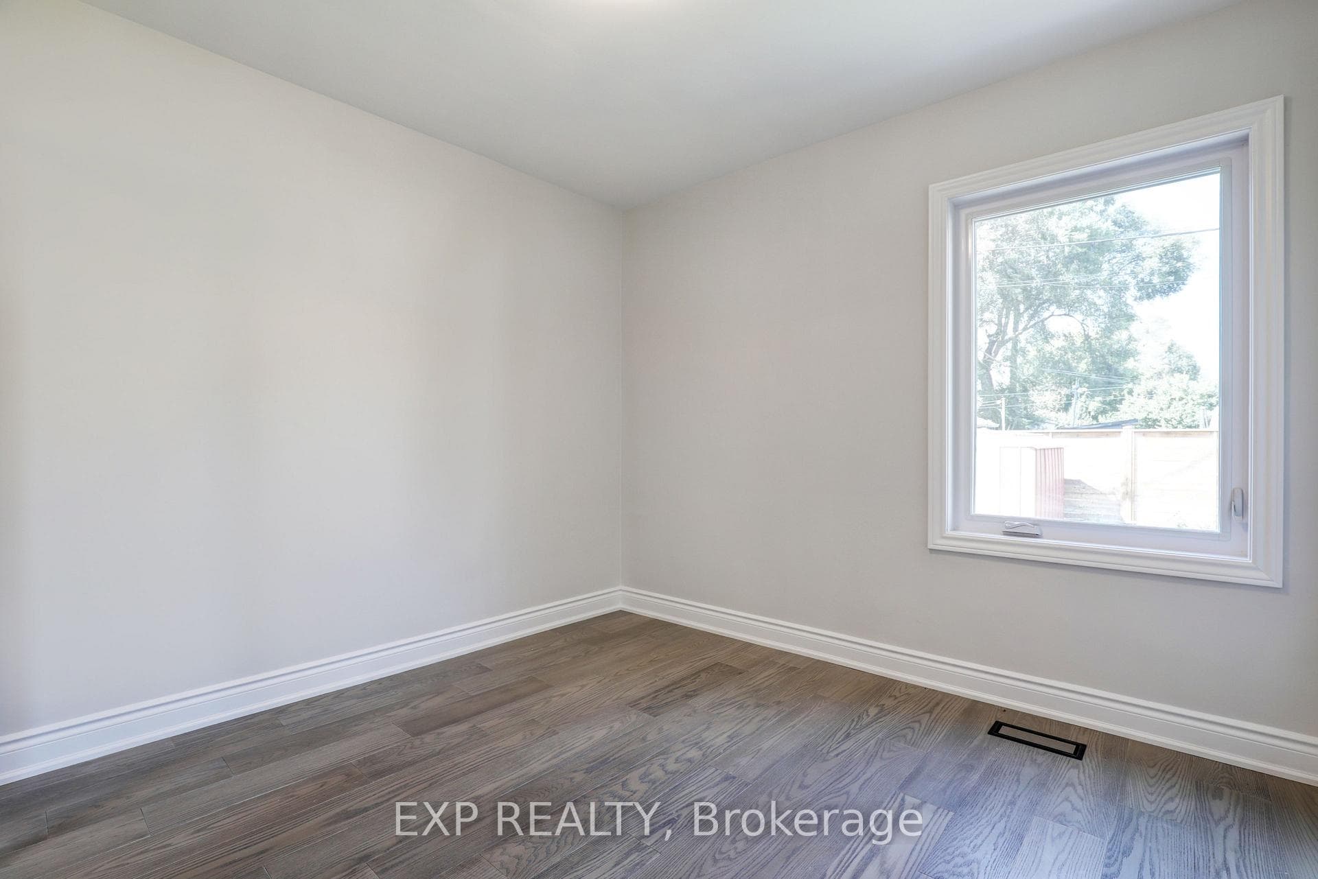 432 Mortimer Avenue Unit Main photo 7