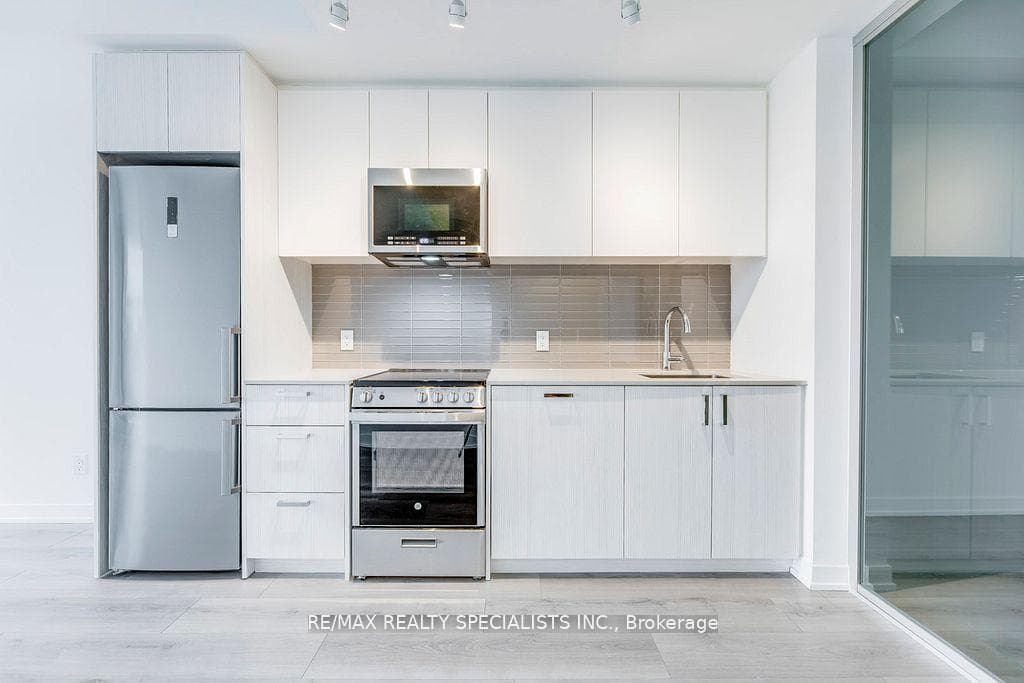1787 St. Clair Avenue Unit 419 photo 15