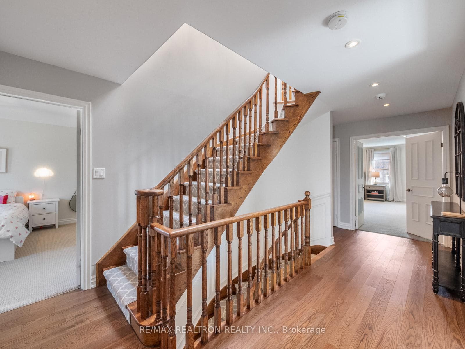 1 Willett Crescent photo 30