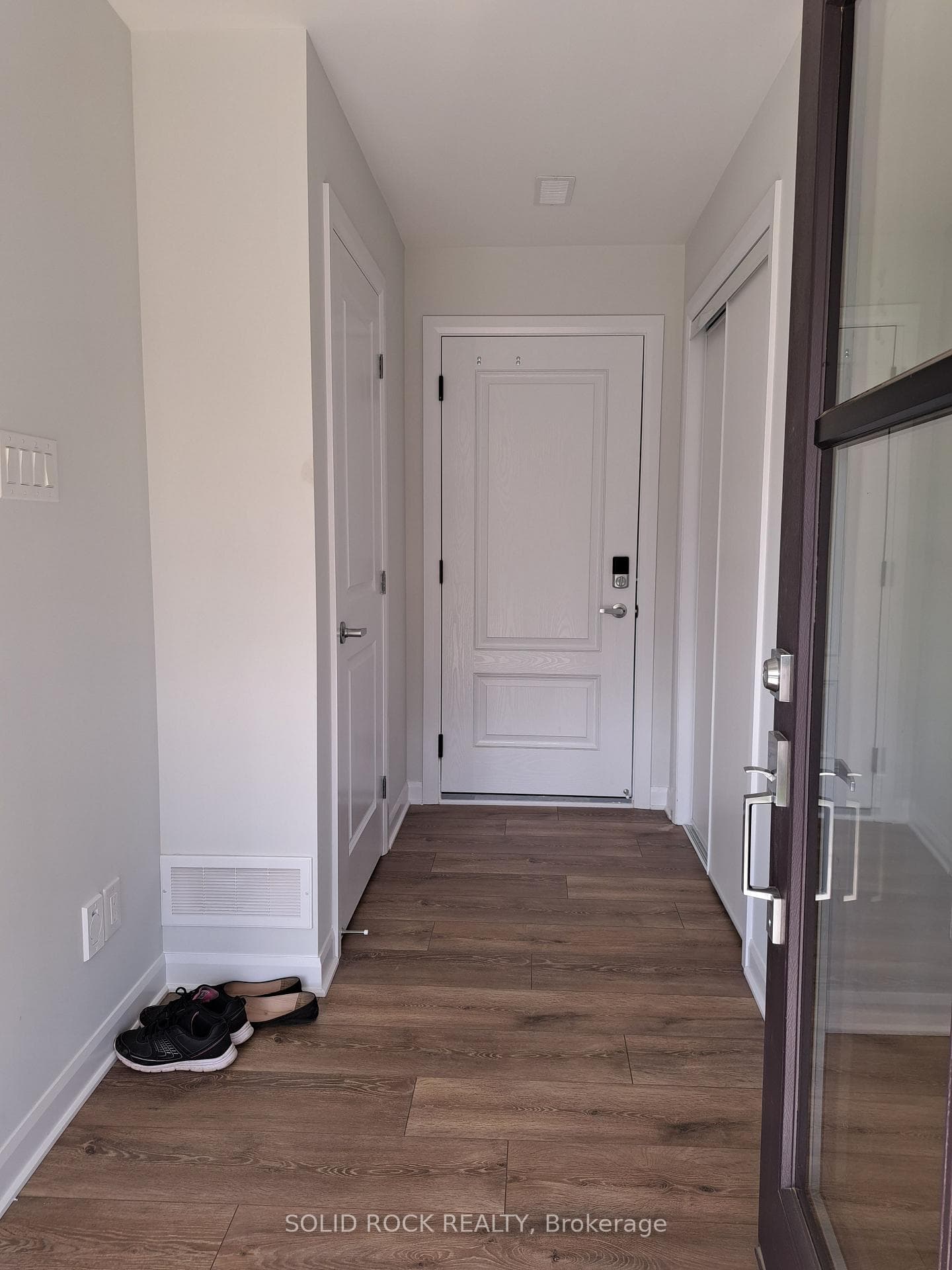 288 Elsie Macgill Walk photo 3
