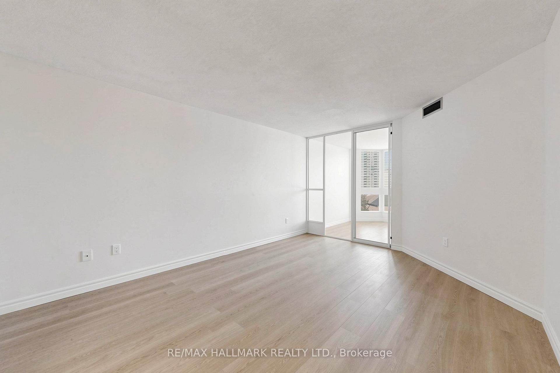 10 Kenneth Avenue Unit 911 photo 17