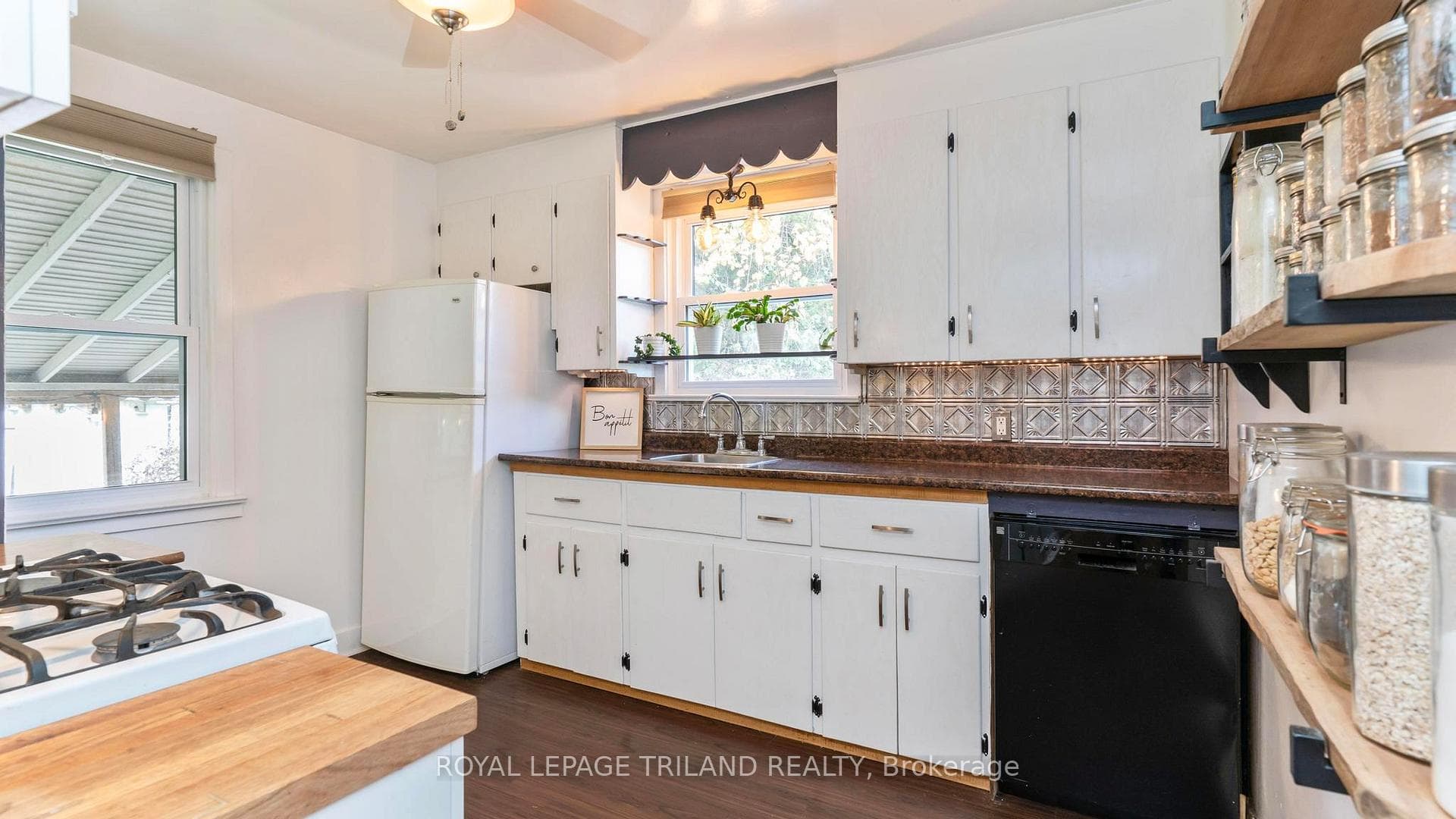 578 Creston Avenue photo 10