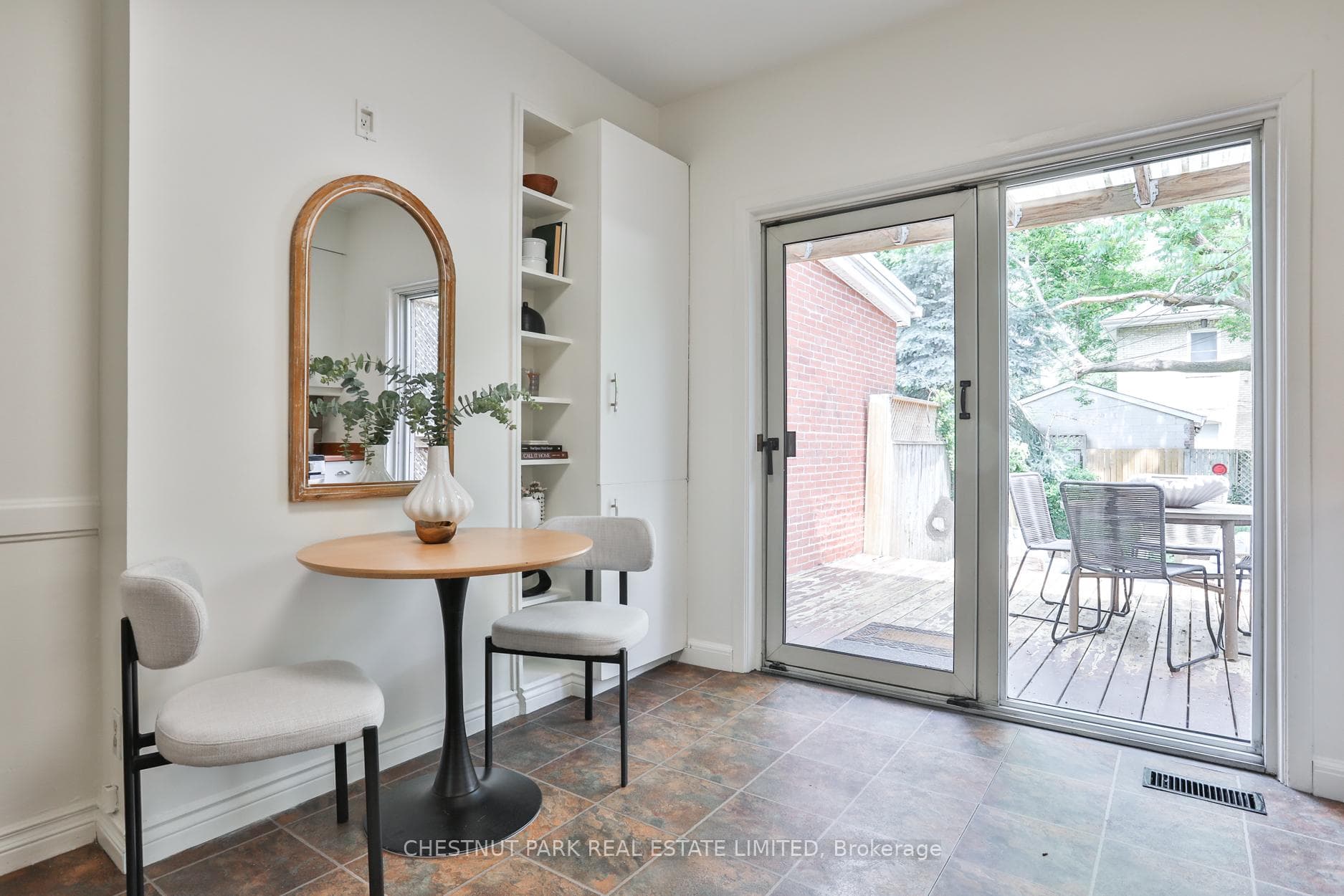 130 Wells Street photo 13