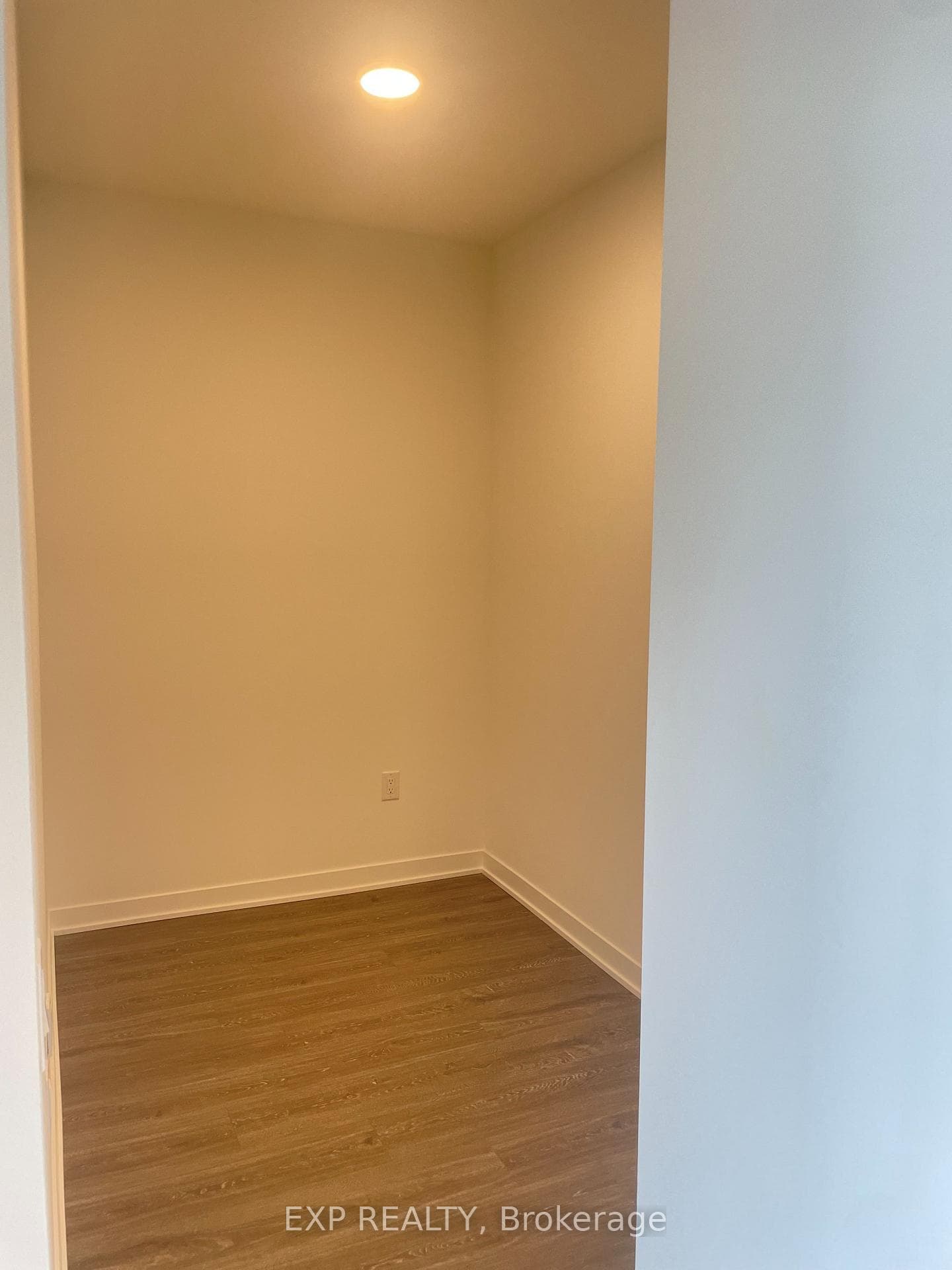2495 Eglinton Avenue Unit 309 photo 6